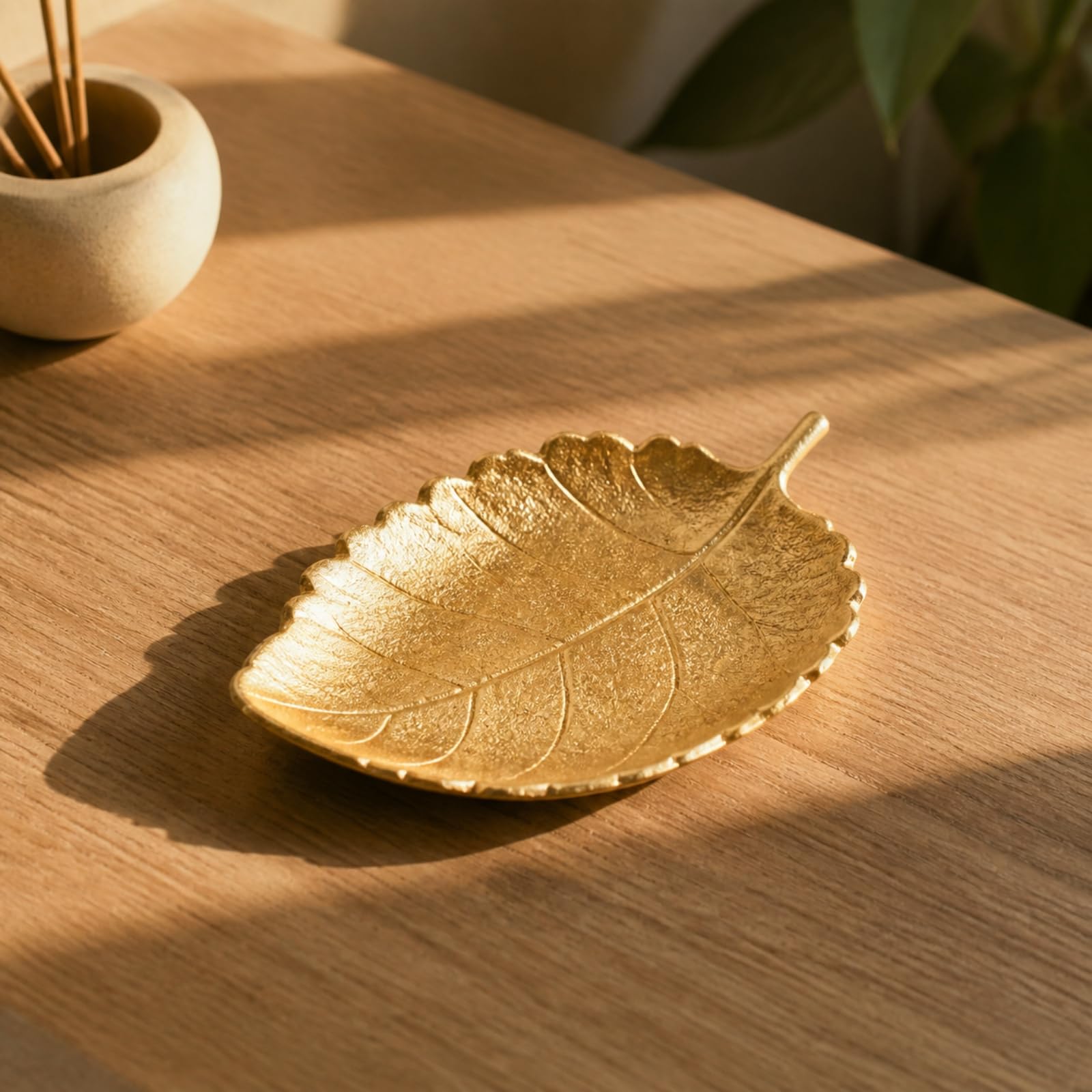 Colcolo Bandeja Metal en Forma Hoja Funcional Bandeja con Relieve Nervaduras Hoja Elegante Plato Joyería para Decoración Del Hogar, Cómoda, Entrada, Oro Claro
