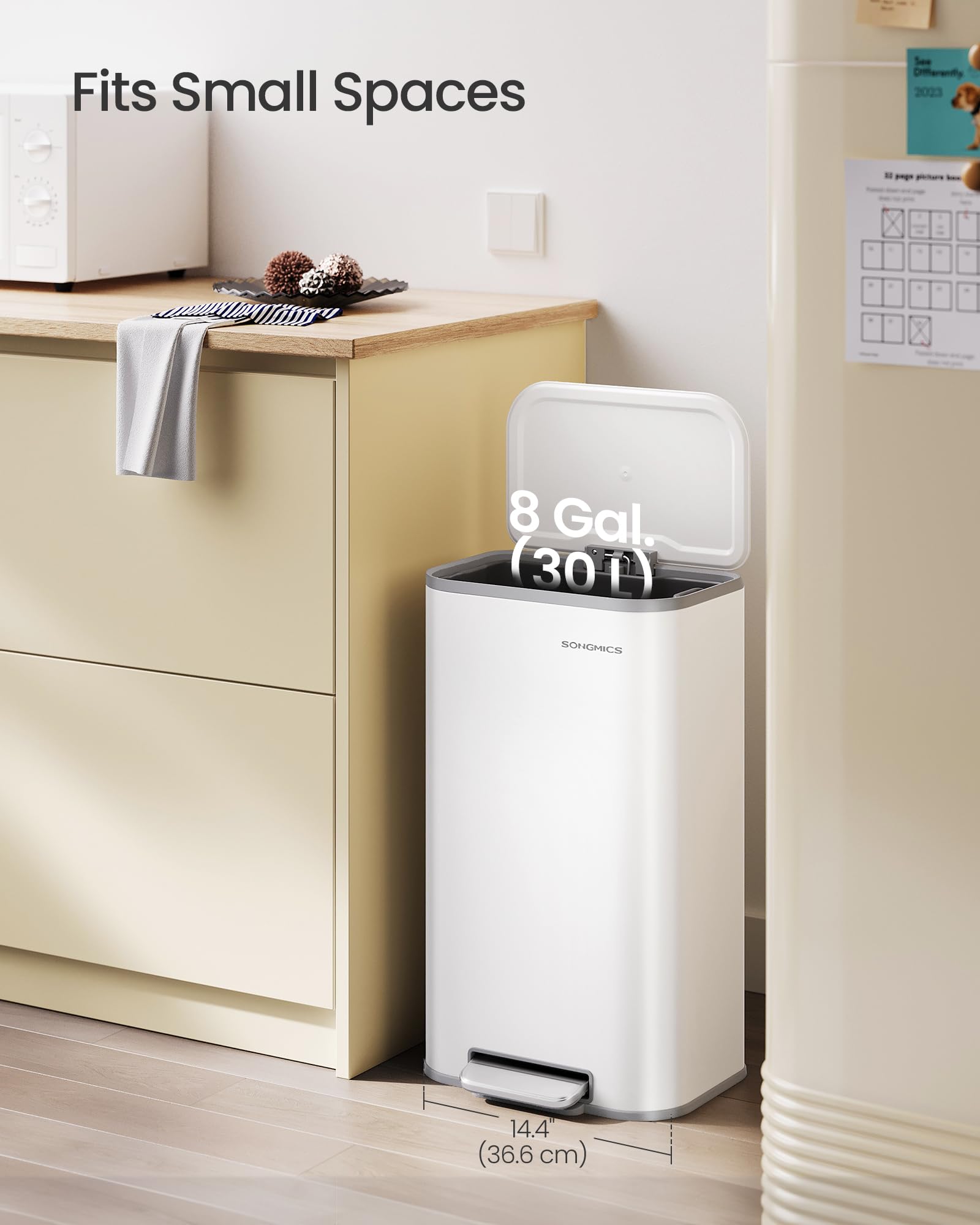 SONGMICS Cubo de basura de cocina, cubo de basura de 8 galones con tapa, acero inoxidable, cierre suave y se mantiene abierto, cubo interior, pedal ancho antideslizante, blanco nube ULTB546W01
