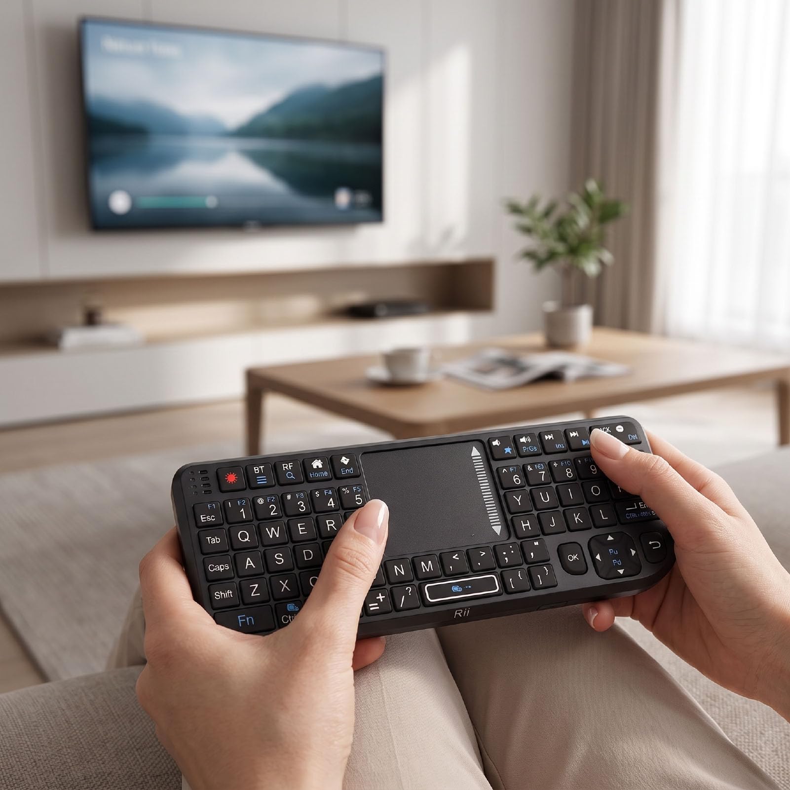 Tastiera da Viaggio con Touchpad, Doppia Modalità Ricaricabile 2.4GHz Bluetooth, per Ufficio e Casa