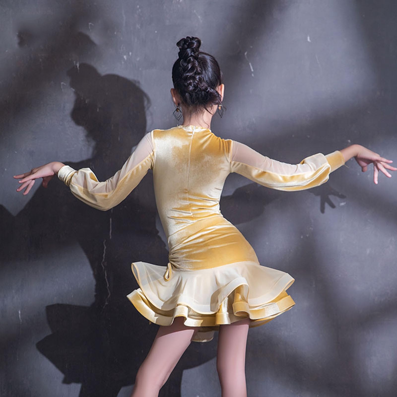 Abiti da Ballo Latino for Bambini Body E Gonna A Maniche Lunghe in Velluto Autunno Inverno for Bambina Nuovo Vestito da Ballo 2024 for Rumba Samba Cha Cha Tango Costume da Ballo