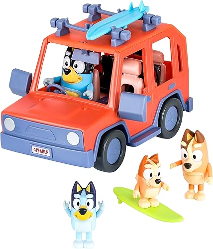 Bluey Heeler - Coche de juguete familiar 4WD para niños pequeños con 4 figuras, tablas de surf y hoja de calcomanías, juego de simulación, juguetes