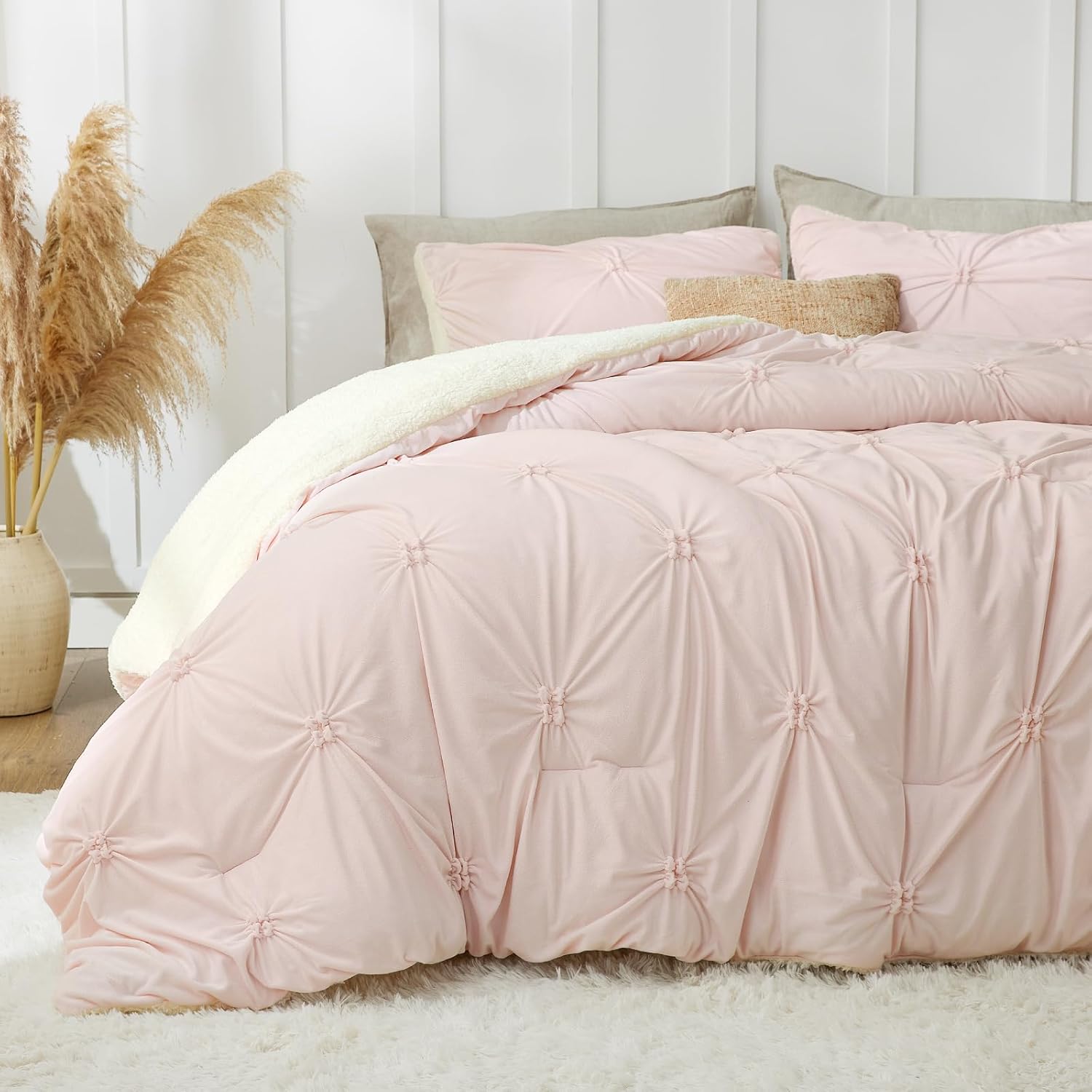 BEDELITE Pituck Fluffy Queen Comforter Set - Super Soft Sherpa Pink Comforter for Queen Size Bed, Luxury Warm Bedding Set for Winter, Fuzzy Bed Set 3 Pieces (1 Comforter, 2 Pillowcases) - Image 2