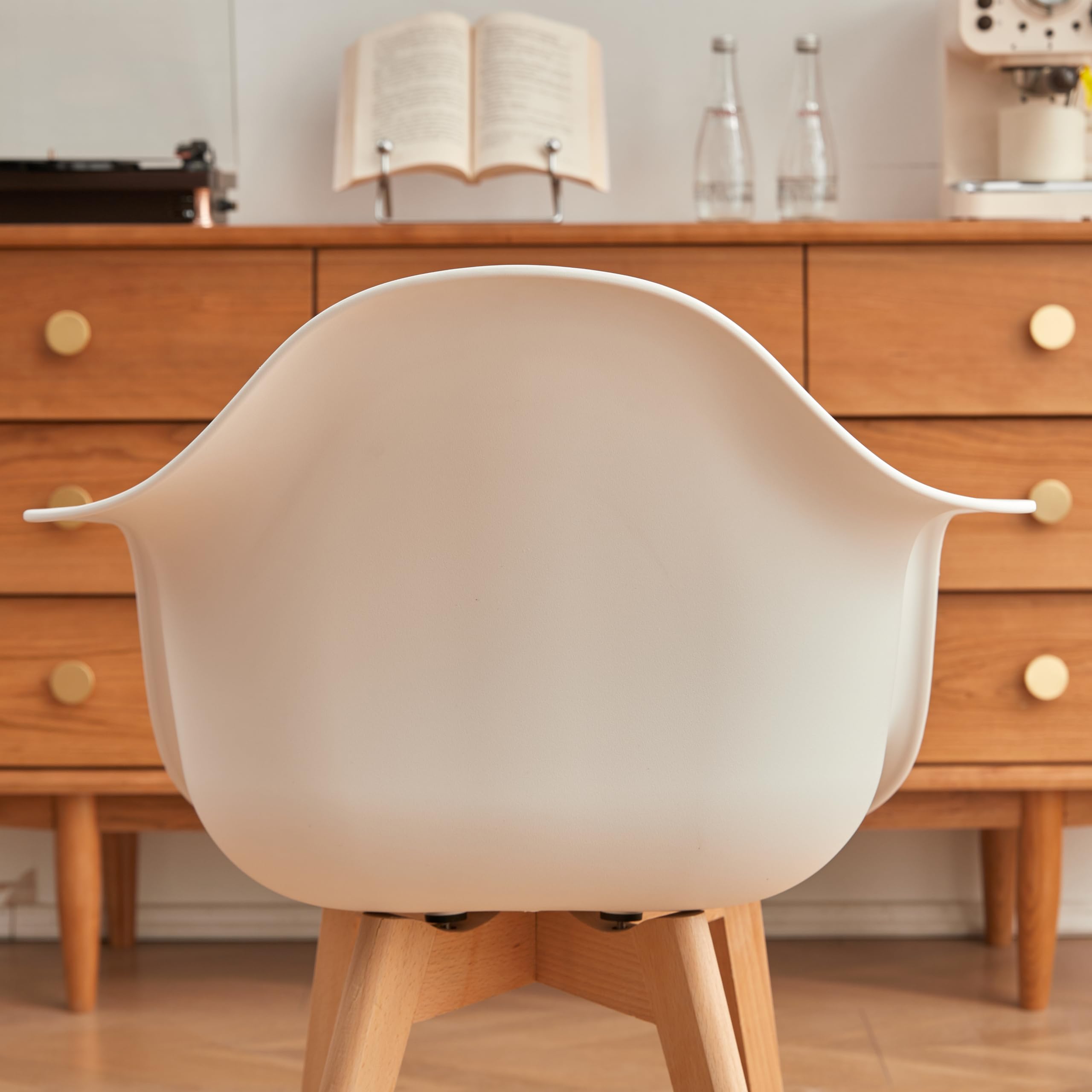 GrandCA HOME Lot de 4 Chaises de Salle à Manger Fauteuils avec Pieds en Bois, Siège en Polypropylène Premuim, Chaises de Cuisine avec Accoudoir pour Salon, Salon Bureau (4, Blanc)