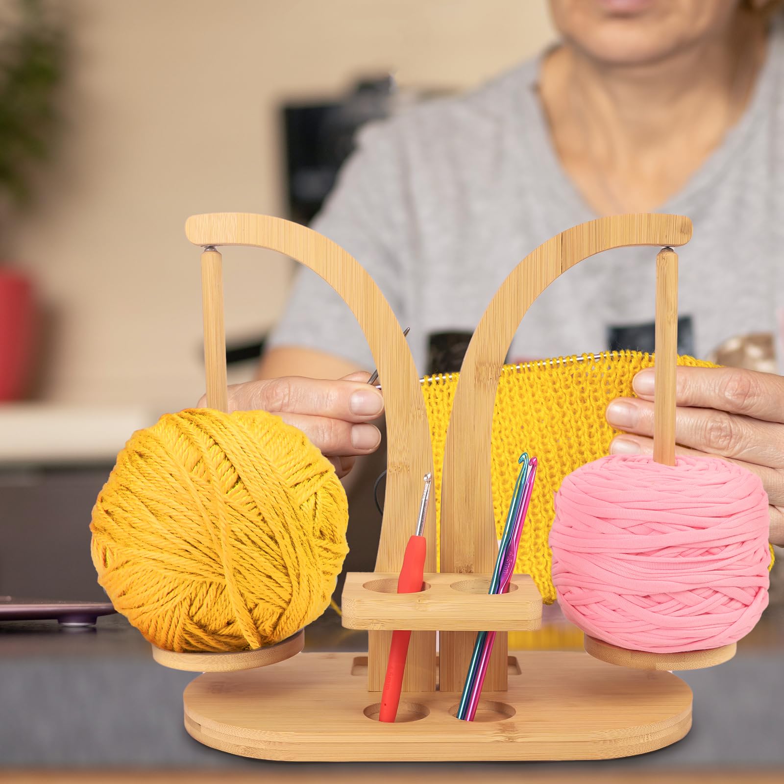 Yarn Holder Portable Magnetic Wool Holder Crocheting & Knitting Wooden Yarn Dispenser - Image 2