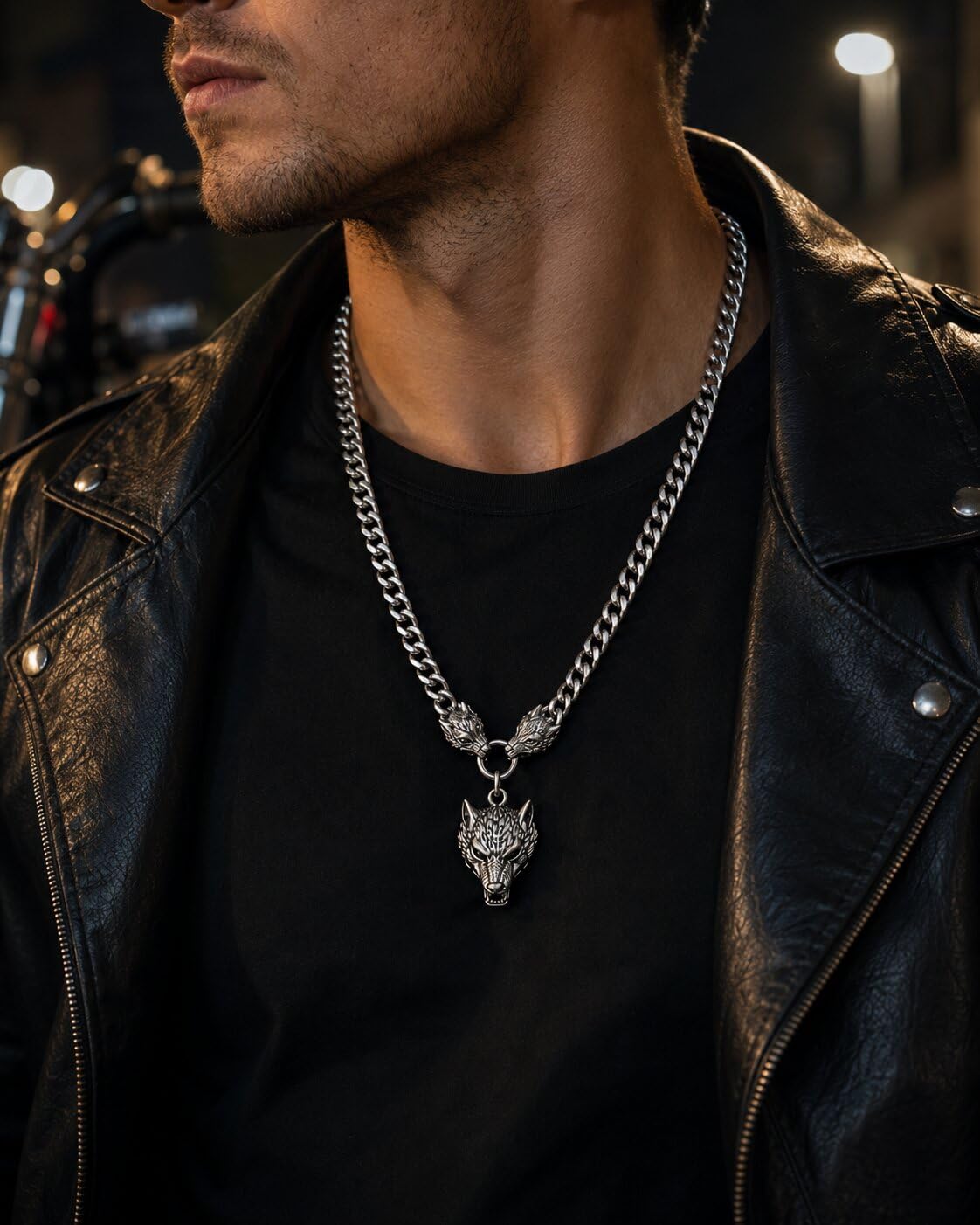 COOLSTEELANDBEYOND Collana da Uomo in Acciaio Inossidabile con Tripla Testa di Lupo, Catena Groumette Vichinga Norrena, Ciondolo Predatore a Maglia Cubana, Gioiello Biker Grintoso, Regalo per Lui
