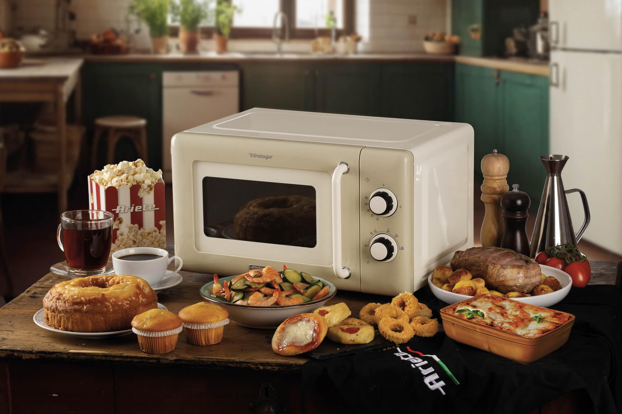 Ariete 3960 Mikrowelle Vintage, 800 W, Fassungsvermögen 20 l, 3 Funktionen, 6 Kochstufen, Timer, Beige