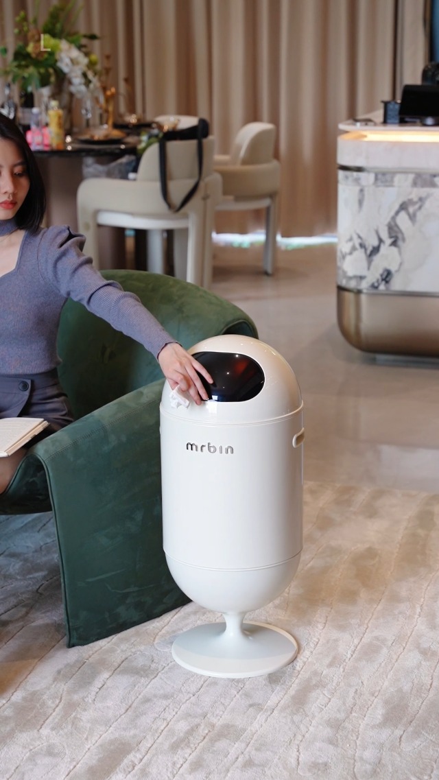 Image of MRBIN Metal Trash Can with Lid, 5.3 Gallons / 20L Medium Decorative Waste Basket, Round Tall Garbage with High Leg for Bathroom, Office, Bedroom, Kitchen, Cream White