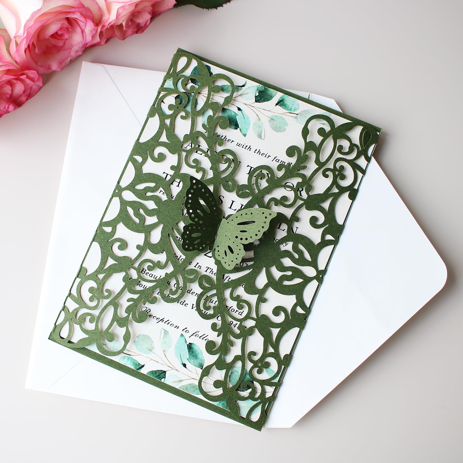 Quinceanera Einladungs-Set, olivgrün, lasergeschnitten, 13 x 18 cm, hohl, Blumen- und Schmetterlingseinladungen für Hochzeit, Quincenera 15 Anos Einladung (blanko), 50 Stück