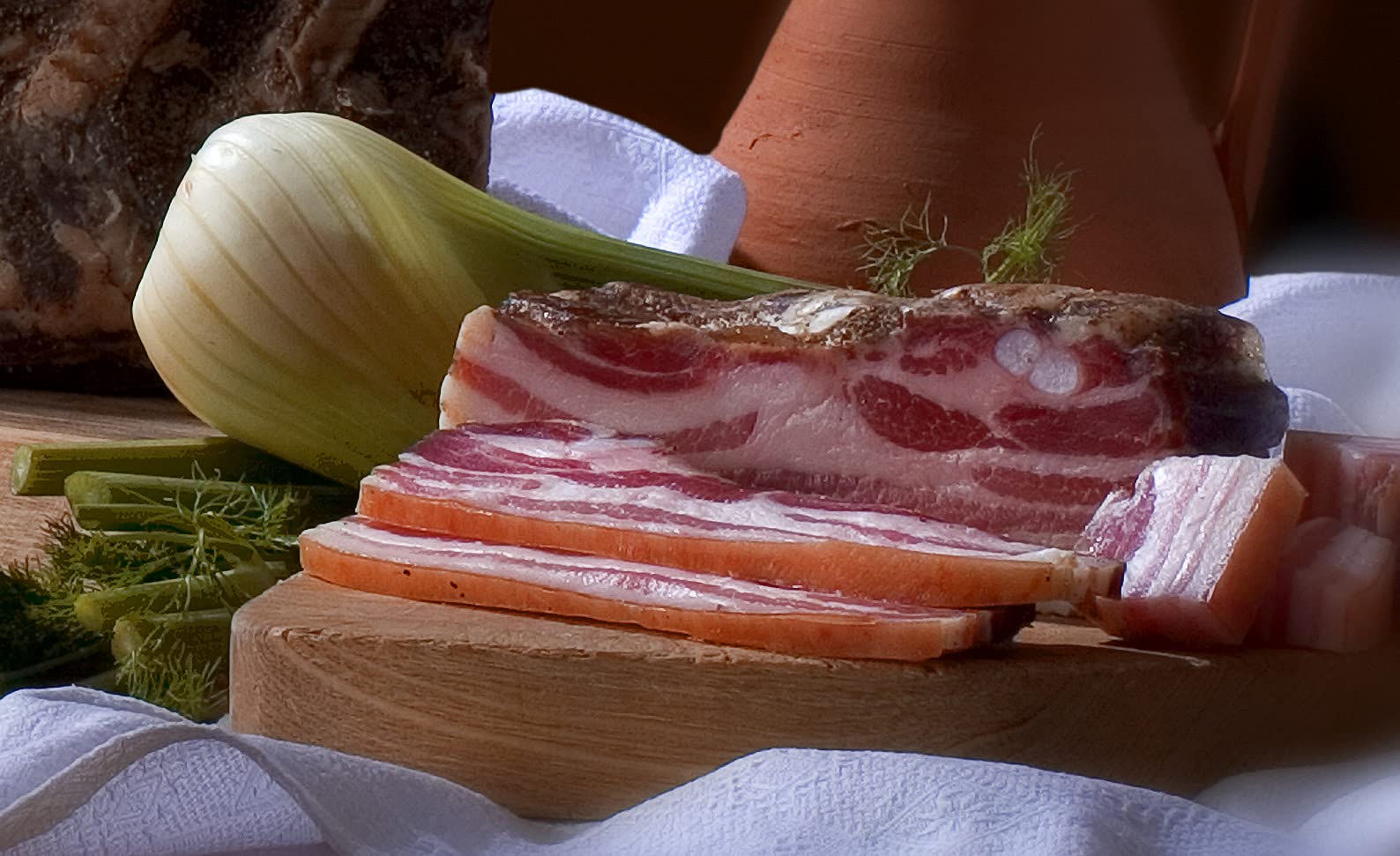 Panceta Italiana ahumada, tocino típico en 3 lonchas de aproximadamente 250 g cada una