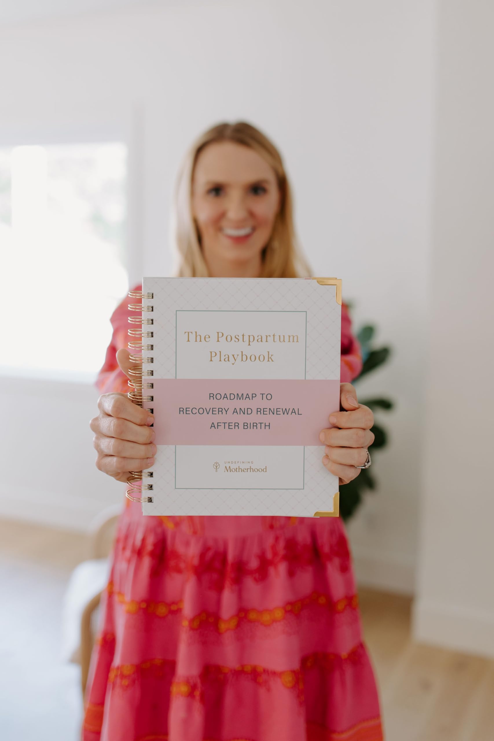 The Postpartum Playbook - Recovery & Self-Care Guide for New Moms | Praktische, urteilsfreie Hilfe zur Heilung nach der Geburt - von Undefining Motherhood