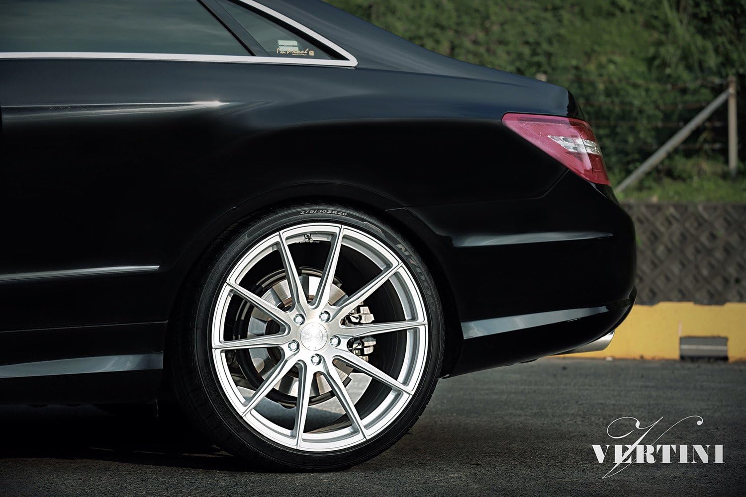 19" Inch Vertini RF1.1 Brushed Silver Wheels Rims | Set of 4 | Includes Free Wheel Club LA T-Shirt | Fits Audi Mercedes BMW Infiniti Dodge Cadillac Chevy Ford Lexus Nissan Hyundai
