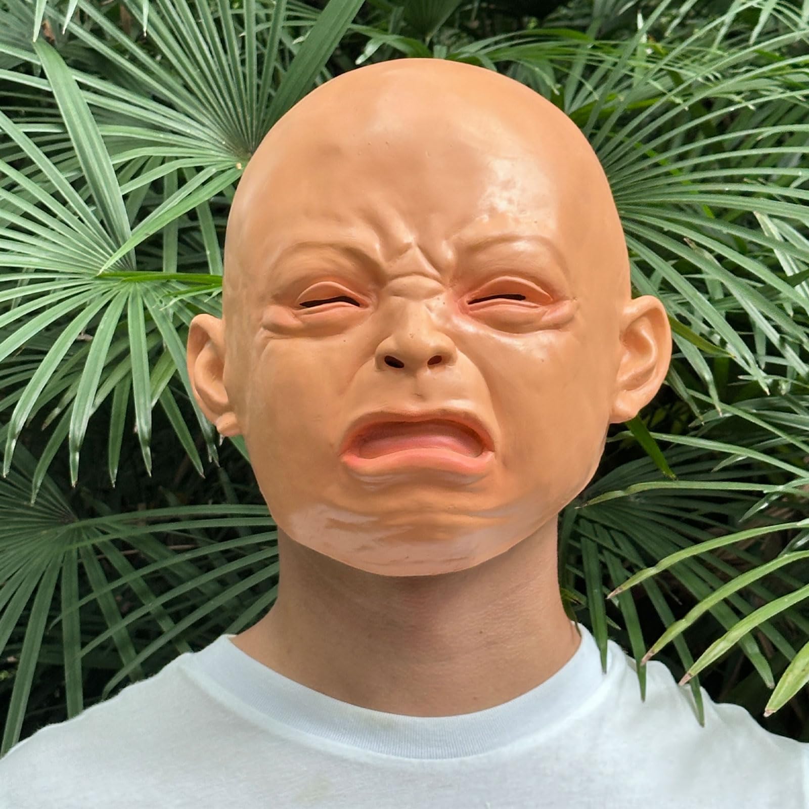 Divertente maschera in lattice che piange
