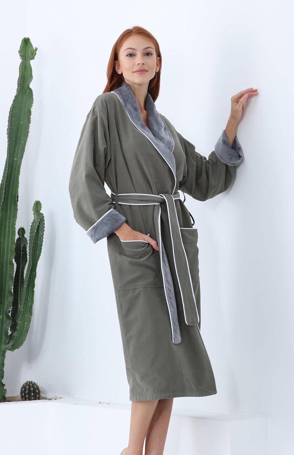 SEYANTE Plush Lined Microfiber Robe - Luxury Hotel Robe, Knee Length, Warm Unisex Bathrobe - Quality Spa Robe for Women & Men - Image 6