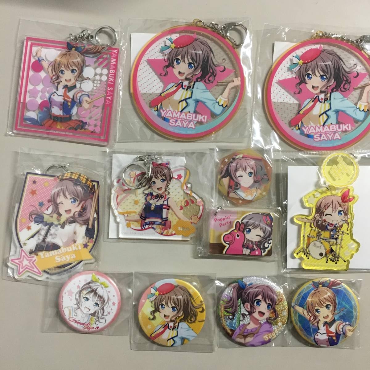 Amazon.co.jp: バンドリ 山吹沙綾 アクリルキーホルダー 缶バッジ