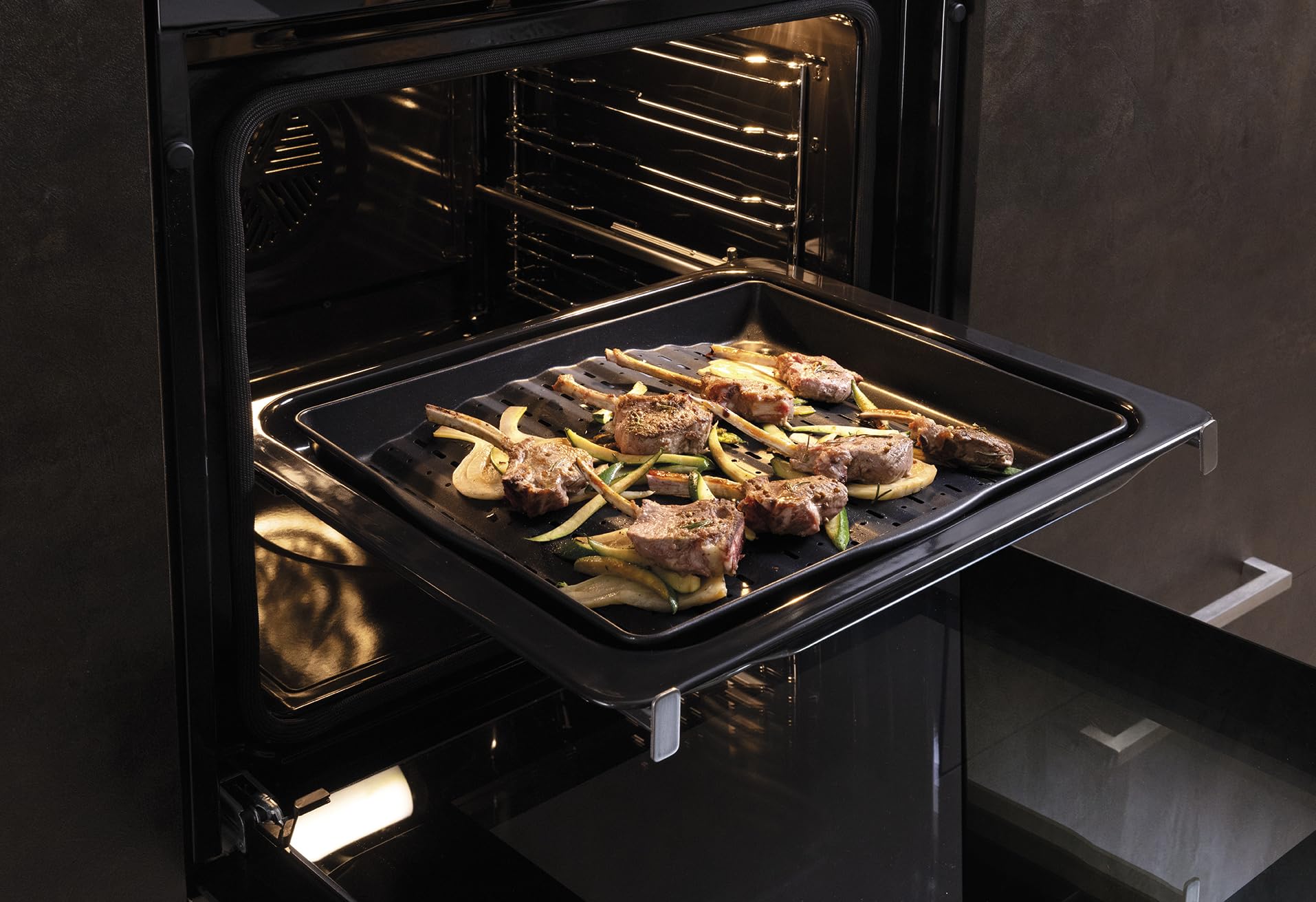Bandeja Haier 2 en 1 para hornos: versátil bandeja para barbacoa y cocción al vapor con diseño cóncavo/convexo único, amplía tus posibilidades de cocción, 320 x 376 mm