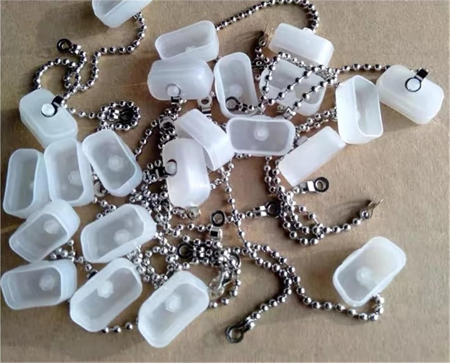 VGA Male Protection Dust Cap with Chain,for Digital HD Cable Connector Cover