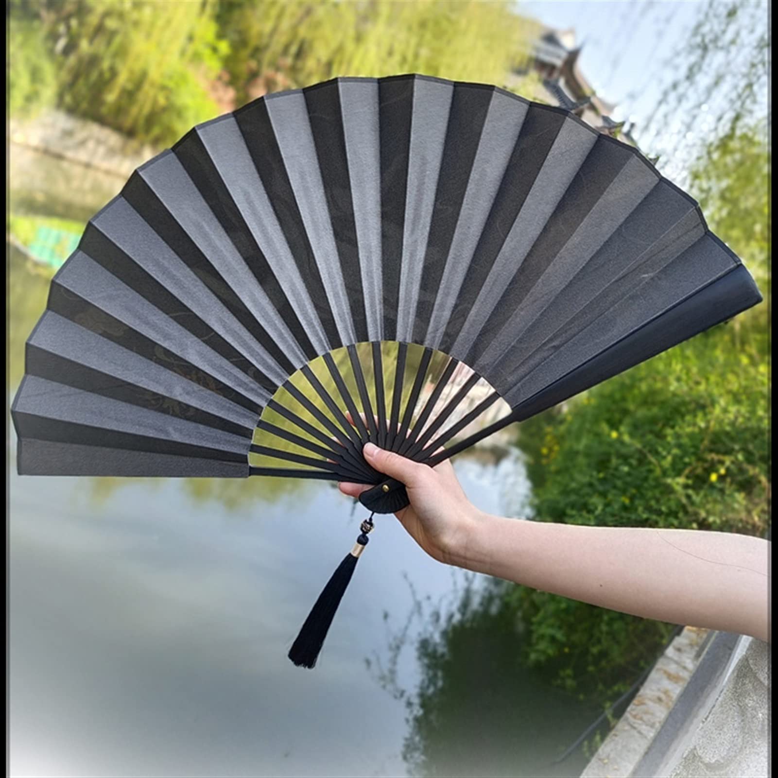 Amazon.com: Chinese Style Dragon Pattern Handheld Fan, Large Retro Amazon.com: Chinese Style Dragon Pattern Handheld Fan, Large Retro