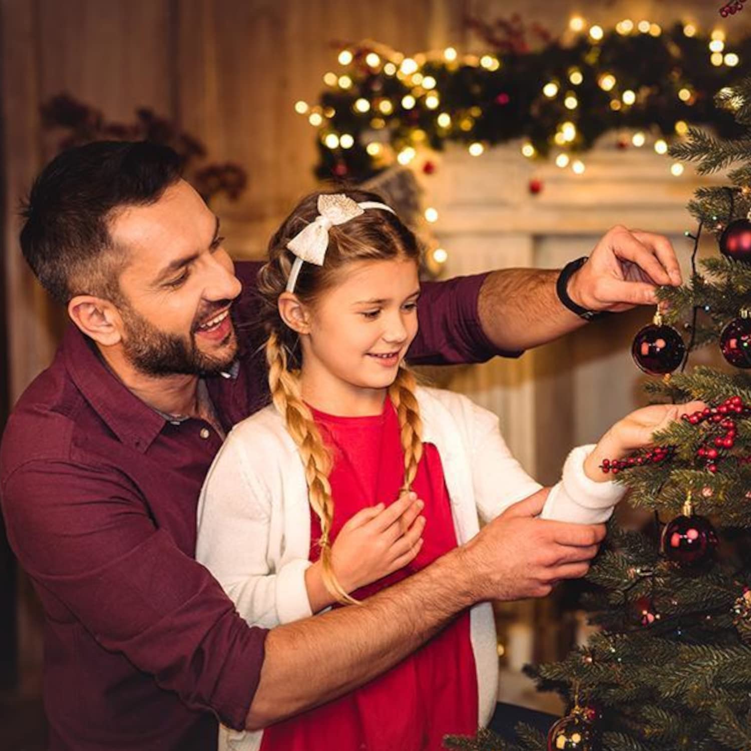 Novatom Albero di Natale Artificiale con Supporto in Metallo Coni Naturali Effetto Neve Innevato Realistico 220cm
