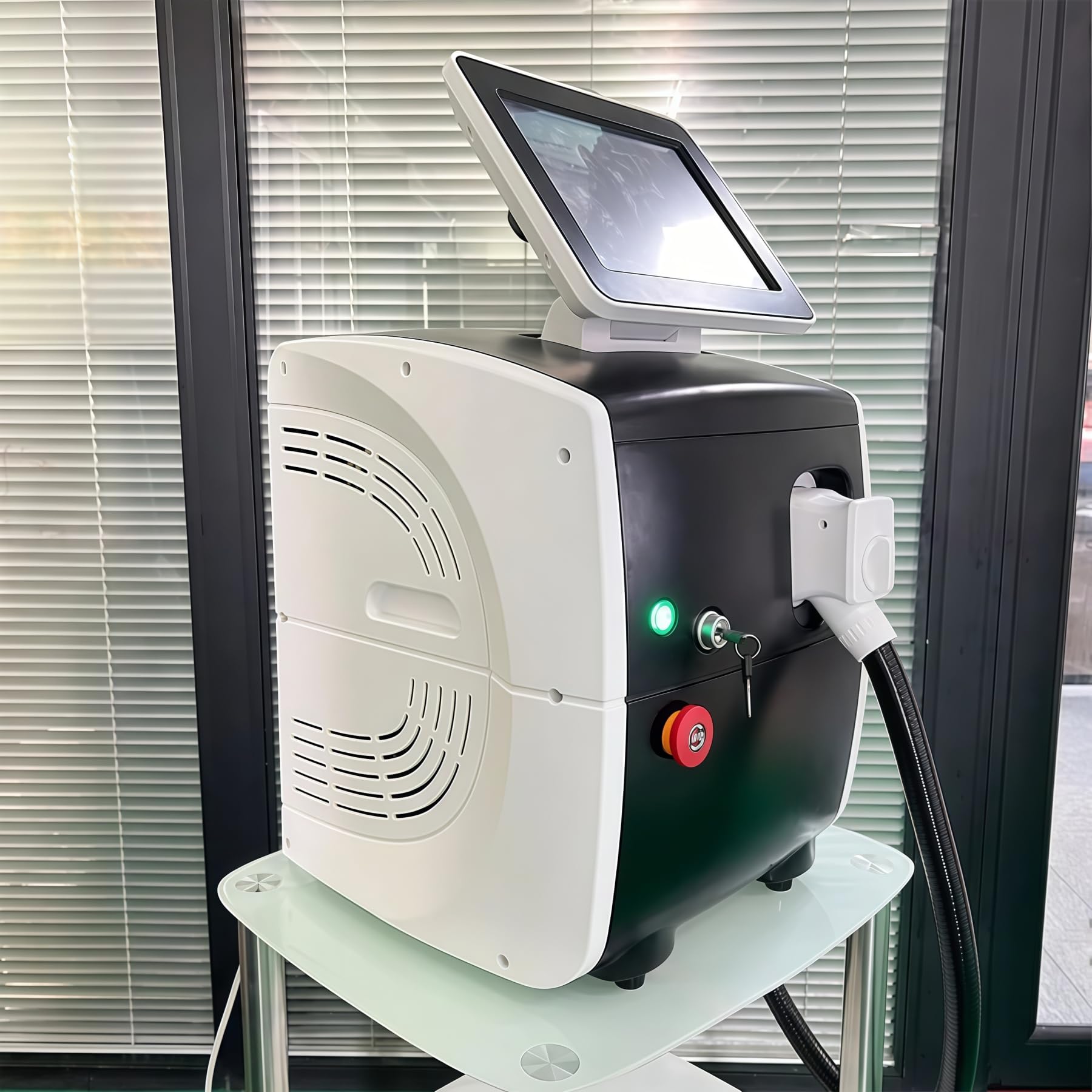 Dispositivo di depilazione facciale a diodo laser multifunzione FAC, depilatore laser a diodo a 4 lunghezze d'onda per depilazione professionale a livello salone, certificazione CE