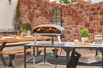 Ooni Koda 16 Gas Pizza Oven – 16 Gas Powered Outdoor Oven with 37 mBar Regulator and Gas Hose, Gas powered Portable Pizza Oven - Foundry Black [Energy Class A]