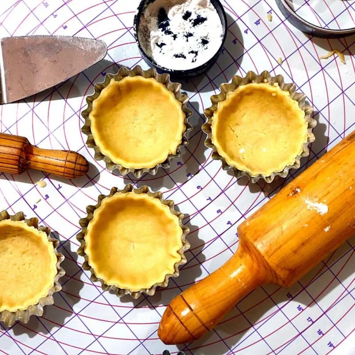 12 Pcs Stainless Steel Tart Pans - Non-Stick Flower Cookie Cutters Mold for Baking - Flower and Round Muffin Cups - Cupcake Mold for Kitchen