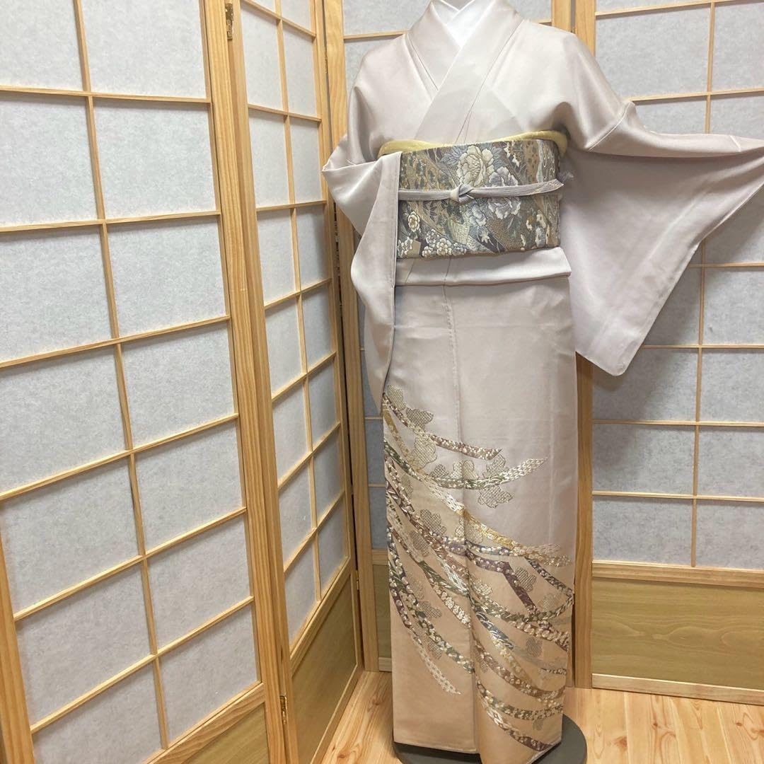 ［3910］色留袖 美品 中国三大刺繍 相良刺繍 一つ紋 五三桐 正絹 着物 袷 3910］色留袖 中国三大刺繍 相良刺繍 一つ紋 五三桐 正絹