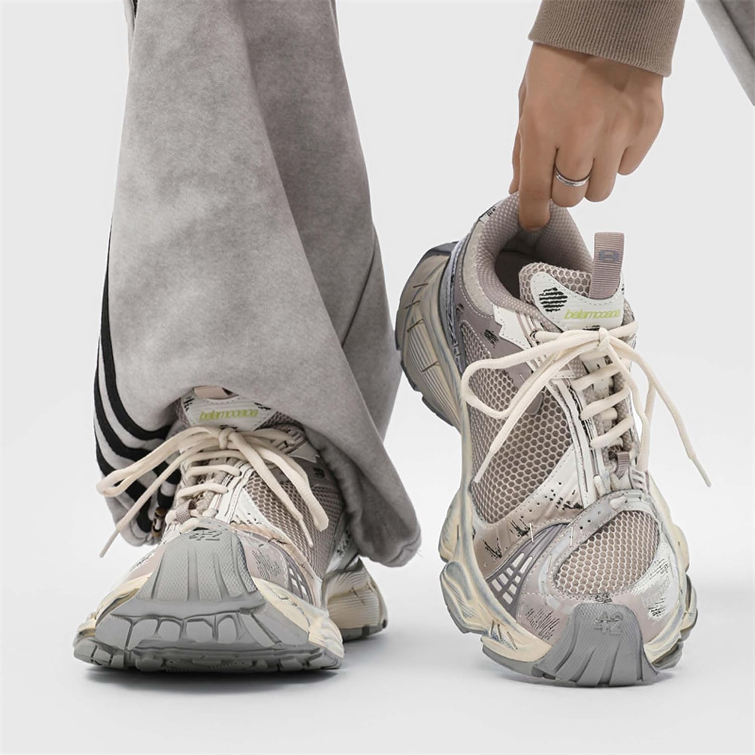 Unisex Sports Shoes Low Cut Lace Up Casual Shoes Rubber Soles Anti Slip Running Shoes High Elasticity Sports Shoes Lightweight and Fashionable Sports Shoes