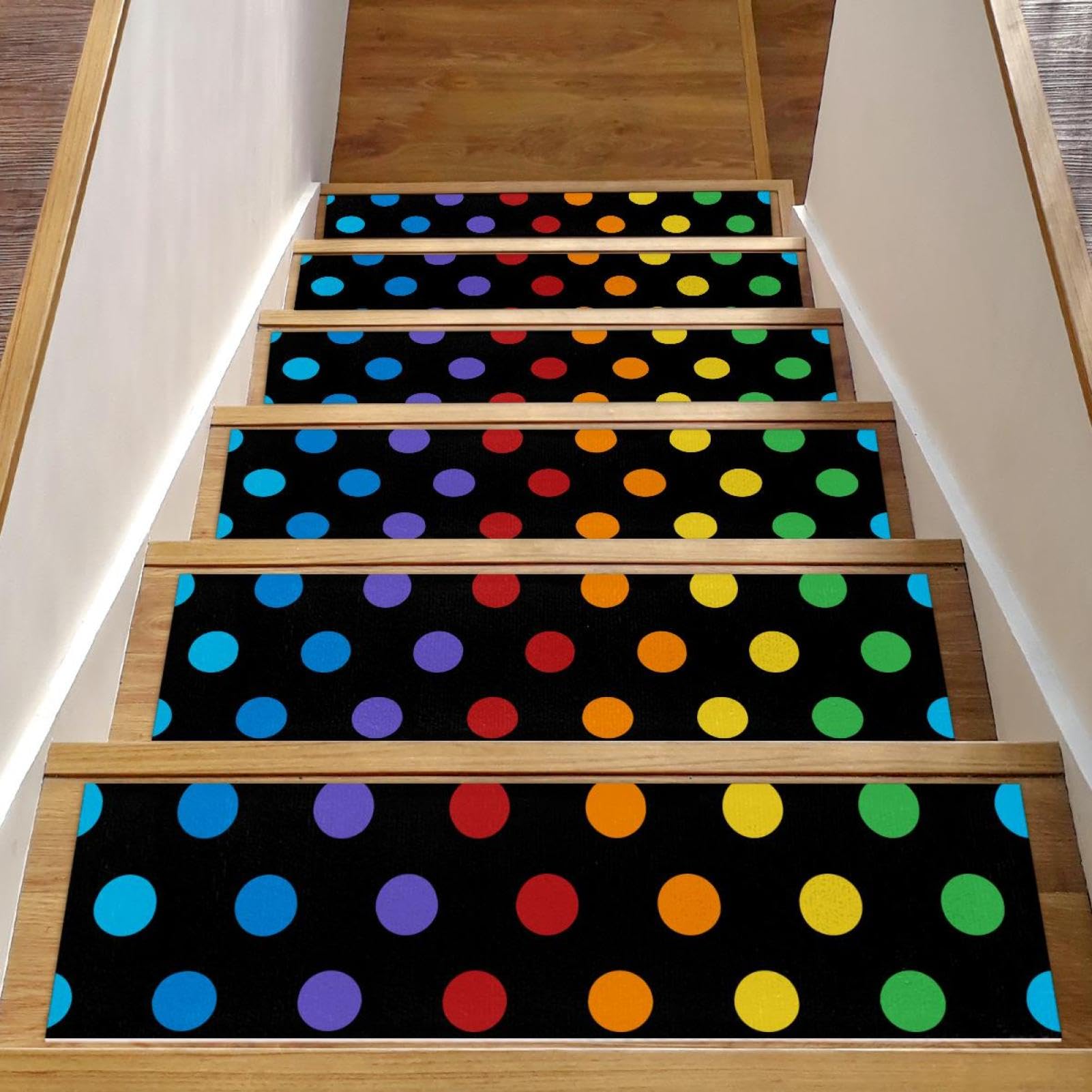 Peldaños de escalera de madera con alfombras antideslizantes de 8x30 pulg