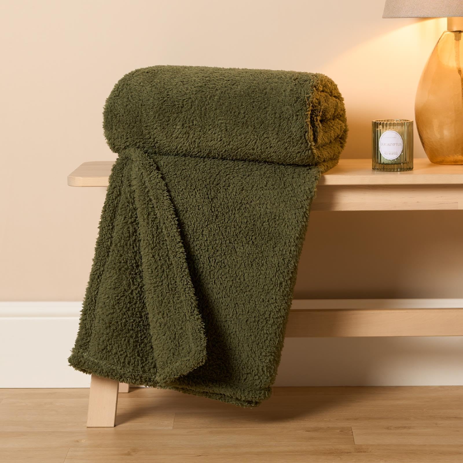 Brentfords Woodland Green Teddy Winter Throws For Double Bed, Fleece Warm Cosy Blanket Bed Thick Ultra Comfy Blanket For Sofa Super Soft Bed Throw Fleece Blanket - 150 X 200Cm