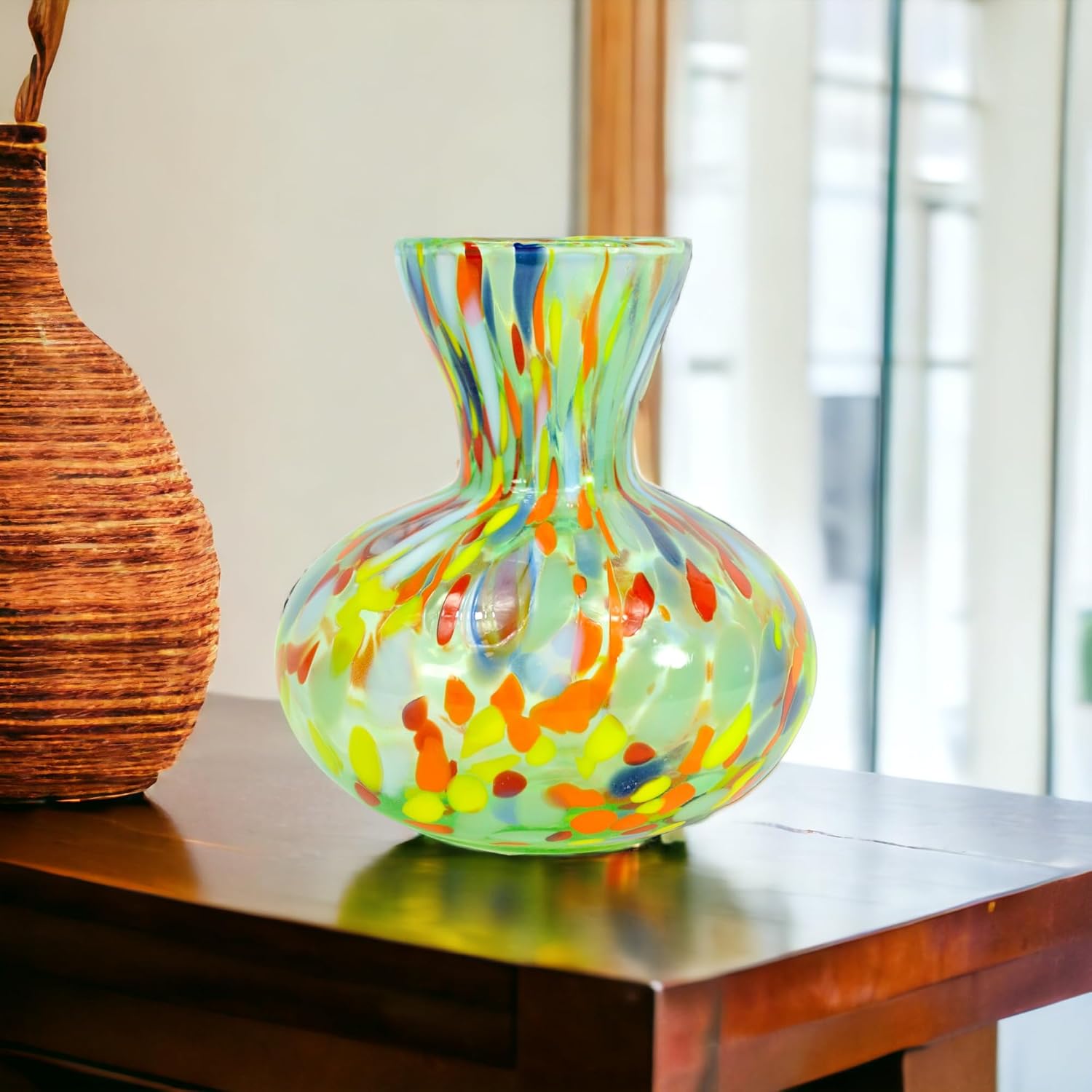 Murano Glass Small Flower Vase, 4 Inch, Tulip Collection, Green, Cute Flower Vase Decorative for Modern Home Decor, Living Room Wedding Centerpieces Bedroom Kitchen, Made in Italy