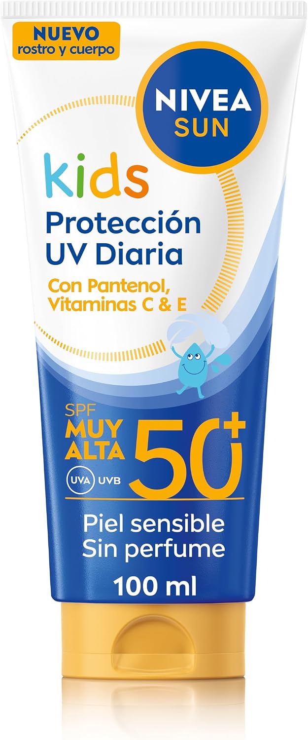 NIVEA SUN Kids Protección Solar UV Diaria SPF 50+ – Crema Solar para Niños para Rostro y Cuerpo – Extra Resistente al Agua y al Sudor – Pantenol, Vitaminas C & E – Sin Perfume – Piel Sensible – 100 ml