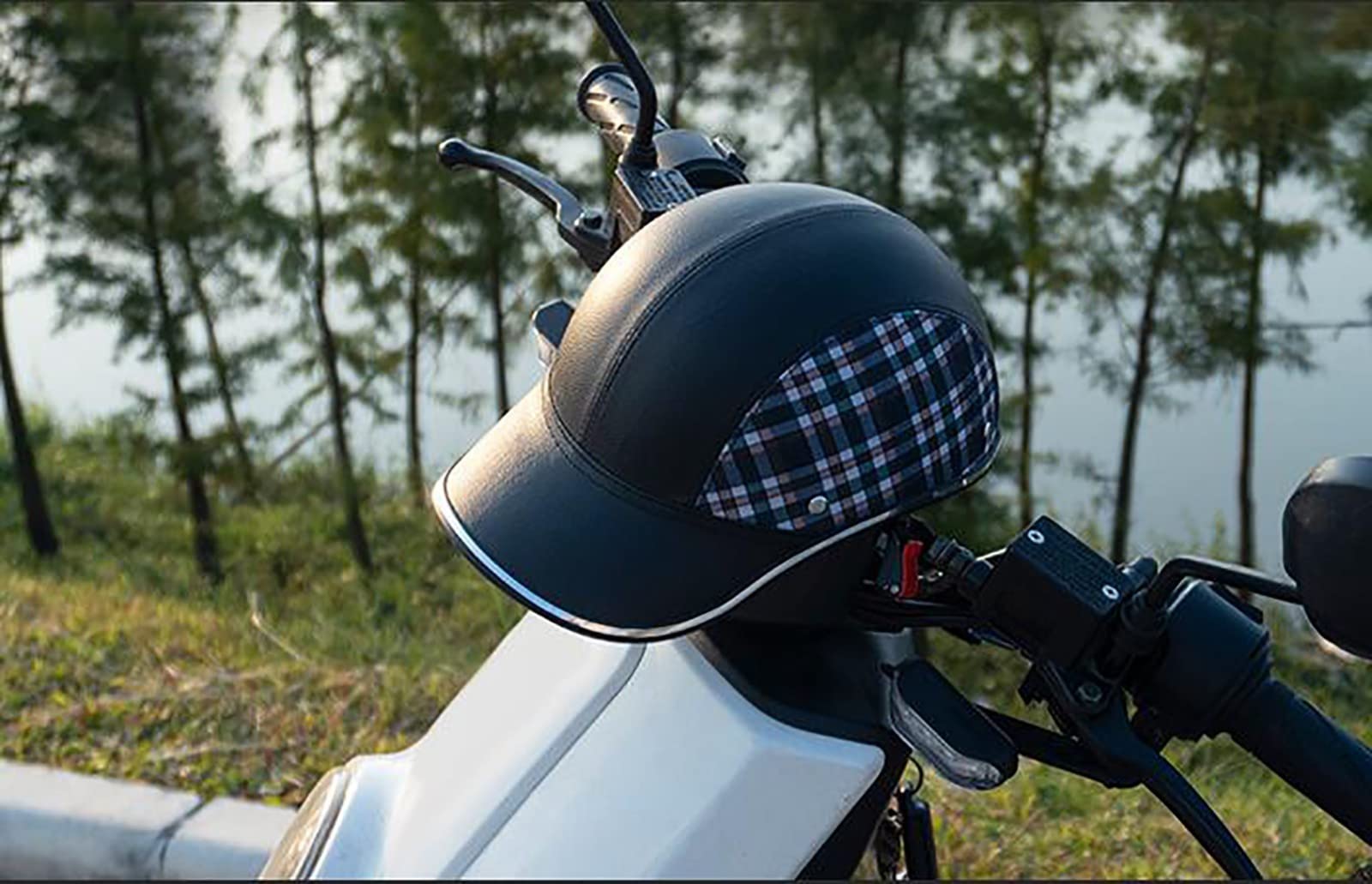 Gorra Béisbol Estilo Motocicleta Casco Bicicleta Visera Anti-UV, Casco Cara Semiabierta con Correa Ajustable, Casco Seguridad Protección Cabeza Retro C