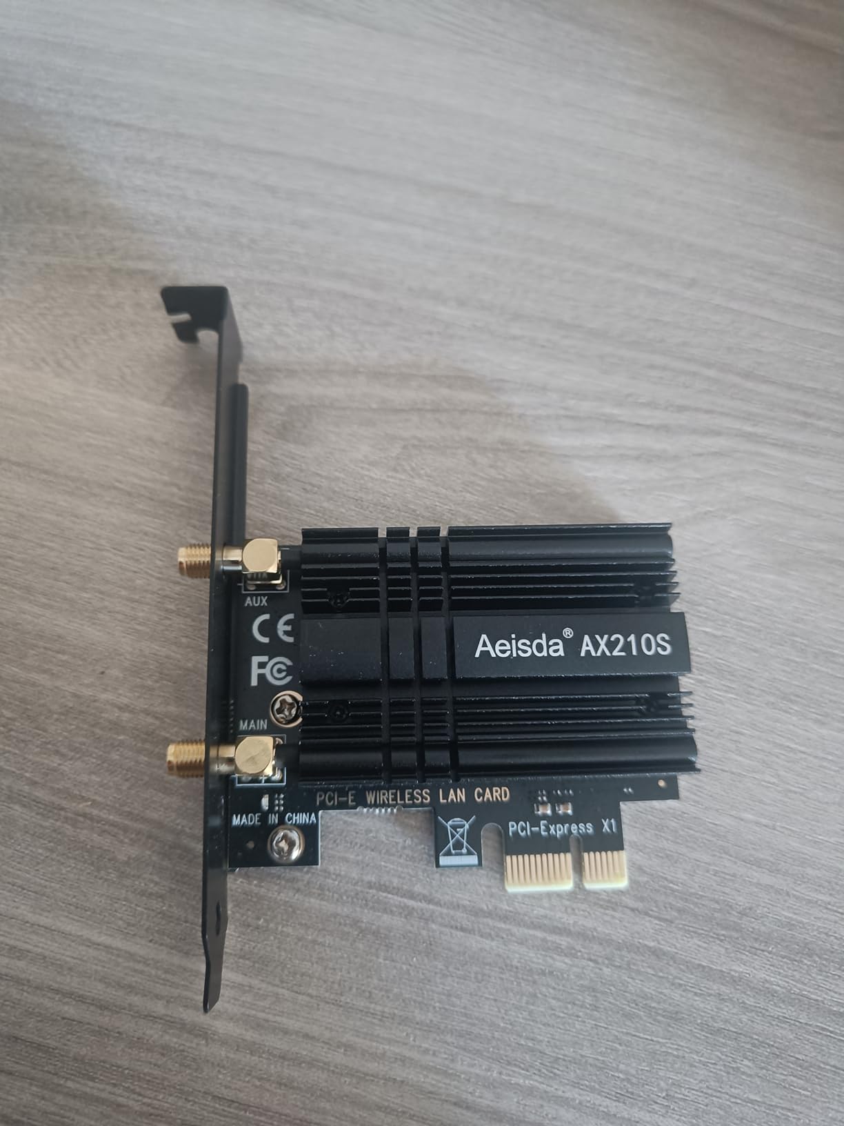 Goshyda Scheda PCIe WiFi 6E AX210 PRO - 5374 Mbps, Tri-Band 2.4/5/6 GHz, Bluetooth 5.3, MU-MIMO, Per Windows 10/11 E Linux - 6
