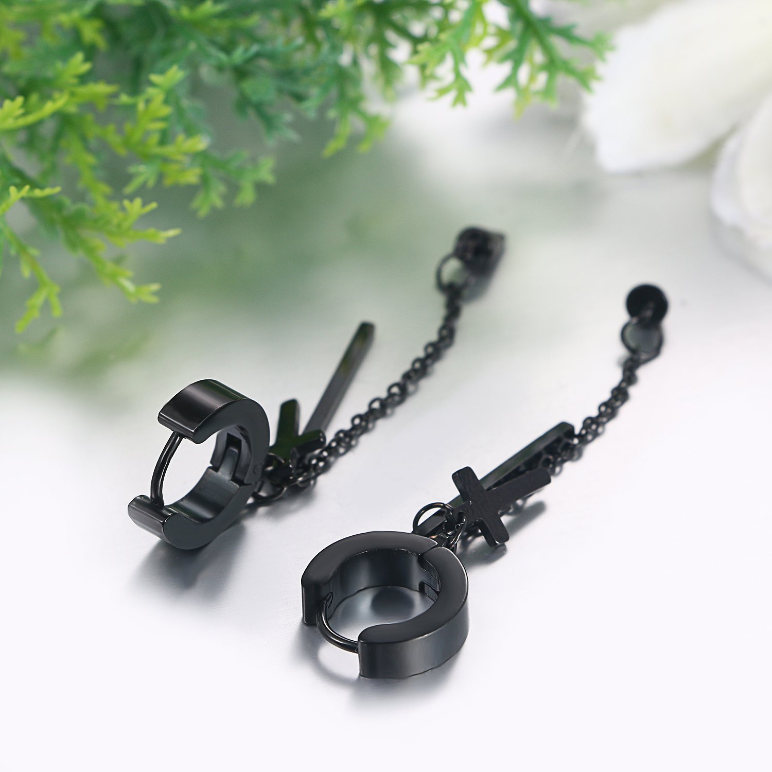 JewelryWe Pendientes de aro para hombre y mujer, con colgante de cruz de acero inoxidable, color plateado, dorado y negro Negro