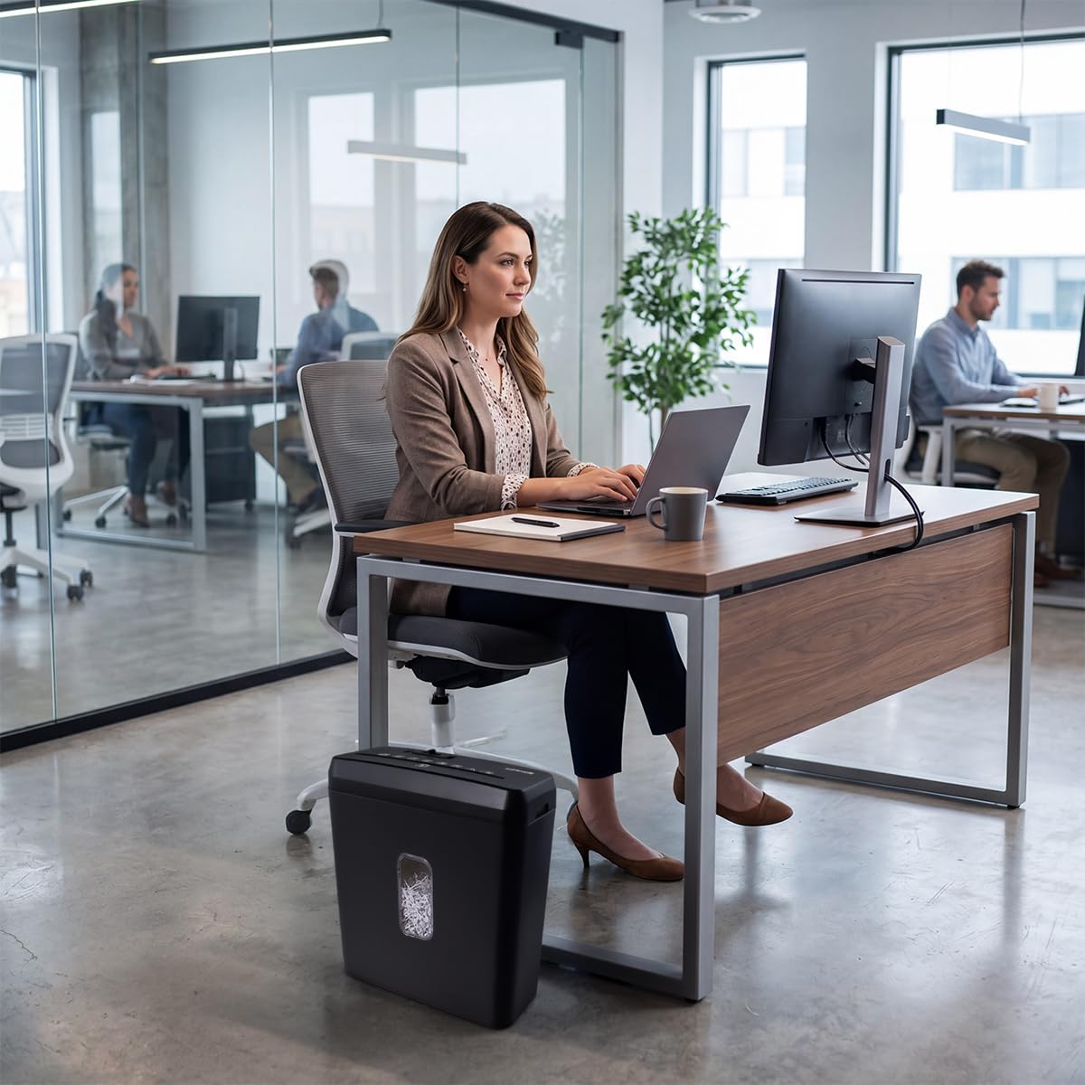 Office Products Destructora de Documentos/Partículas/Trituradora de Papel y Tarjetas/Puede triturar Tarjetas de crédito/hasta 5 Hojas A4/Cesta 8 l/Negra/para Oficina en casa