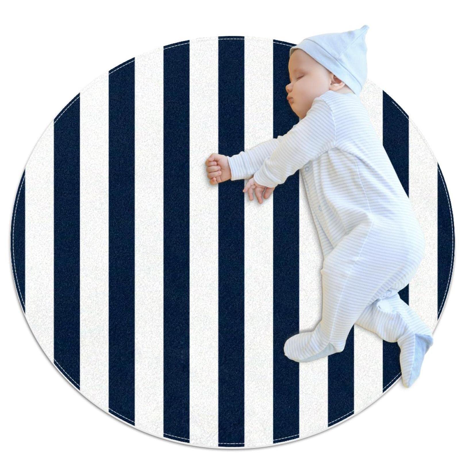 Tapis de sol circulaire à rayures au design moderne pour un intérieur chic
