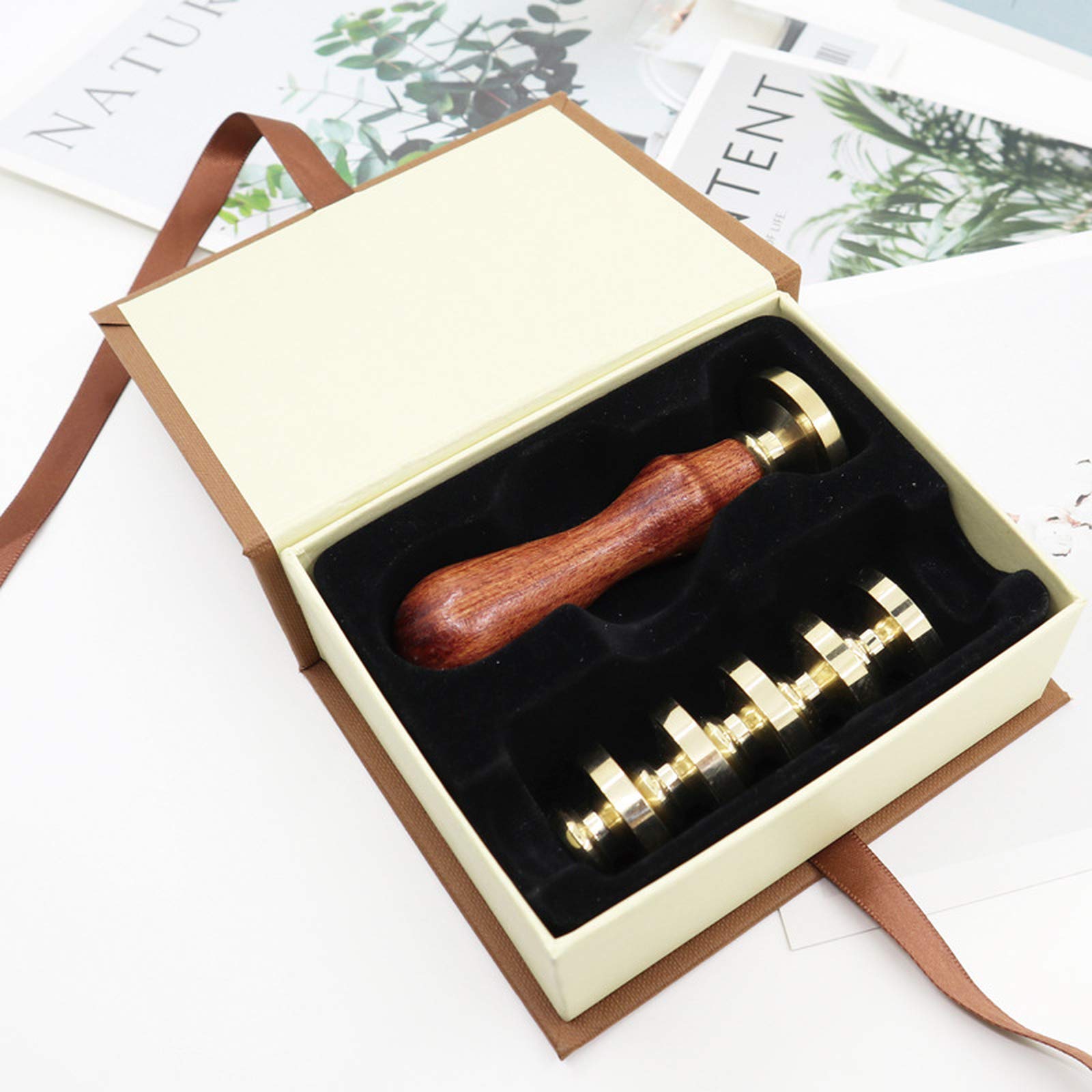 Ensemble de sceaux de cire personnalisés Lilico pour Harry Potter et la boîtecadeau de fête de Poudlard, comprend une poignée en bois vintage et 6 têtes en laiton de tampons de cire scellés amovibles