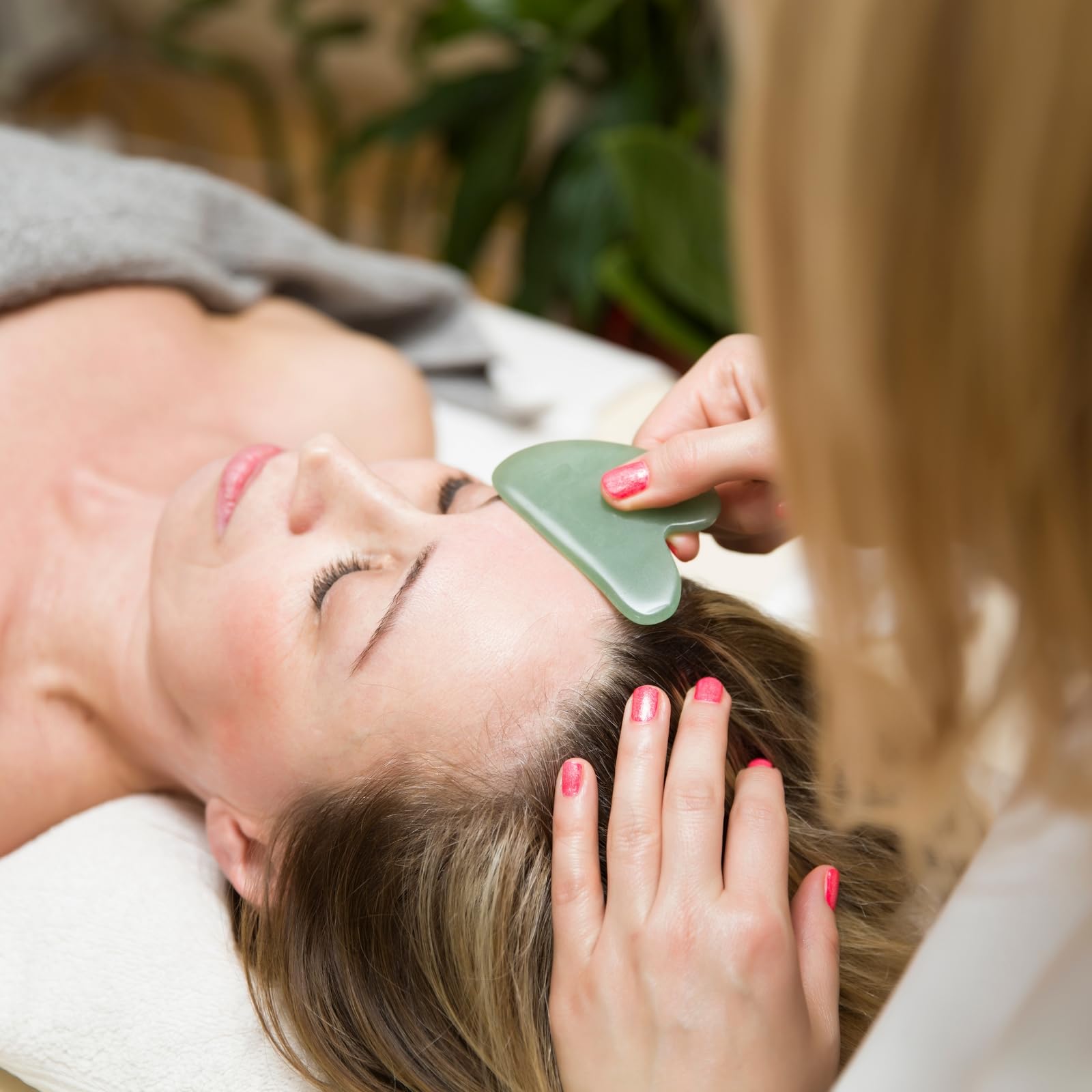 Sun & Sia MASS21-GS.V - 1 Gua Sha z zielonego kamienia jadeitowego + pokrowiec - kosmetyki i pielęgnacja twarzy - 1 Gua Sha i 1 pokrowiec