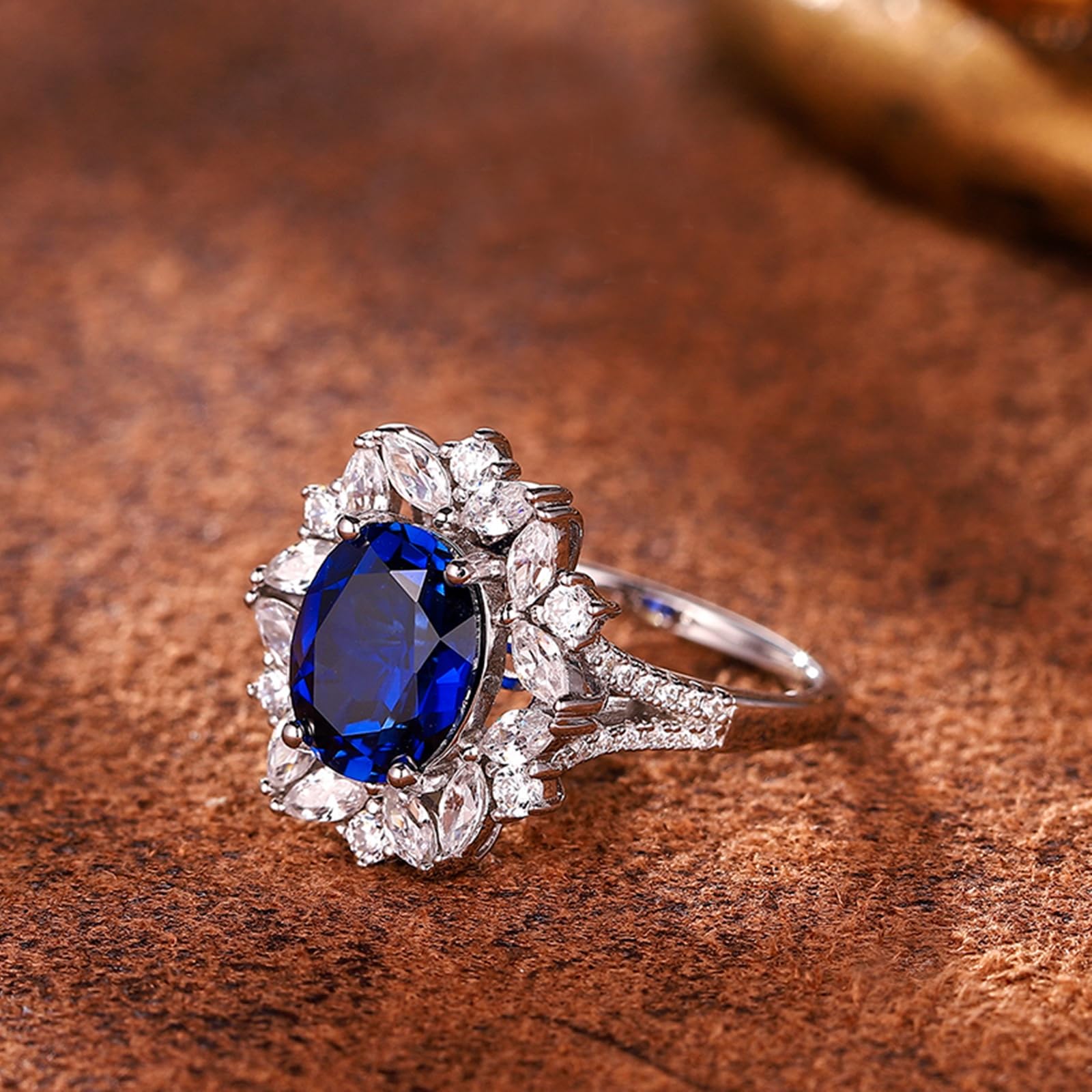 Ring Damen Gold Weiss Luxuriöser ovaler Saphir im Blumendesign (3,7 ct) mit Moissanit, Goldring Echtgold für Sie Größe 47 (15.0)-65 (20.7)| 9K 14K 18K Weißgold | Trendiger Modeschmuck
