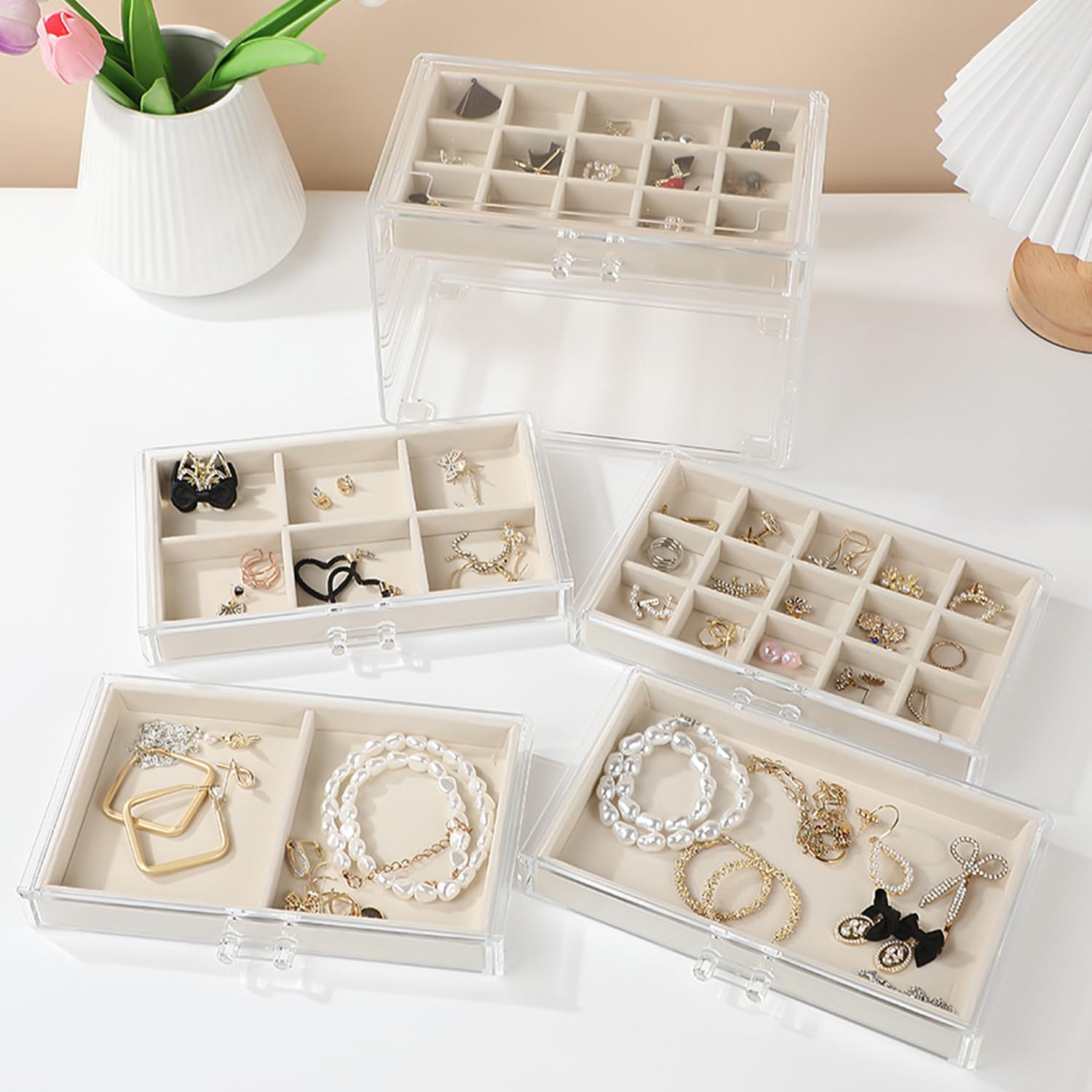 Caja organizadora de joyas de acrílico con bandejas de terciopelo, almacenamiento transparente para pendientes y anillos
