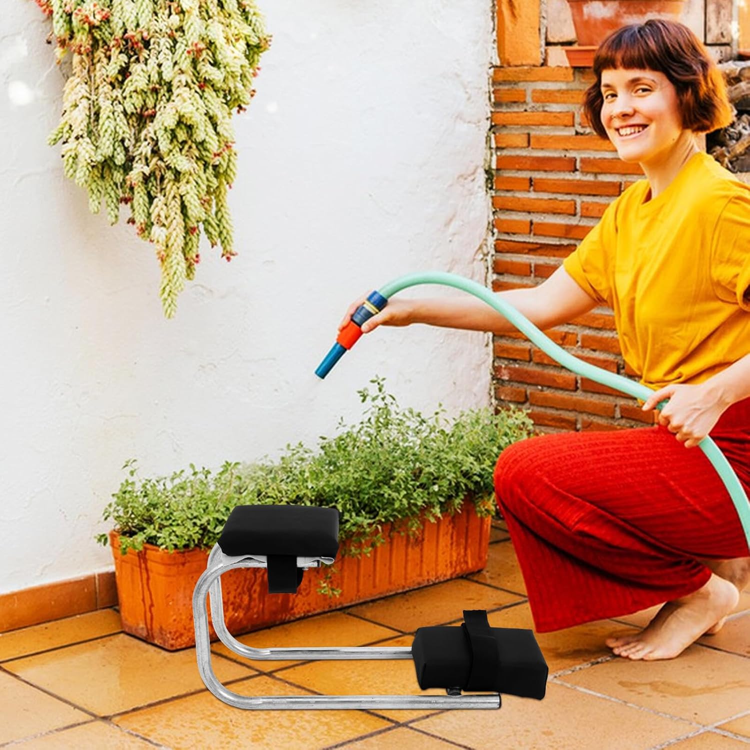 Garden Kneeler and Seat Portable with Thickened Foam Pad 15.2x25x48cm Wearable Knee Support for Outdoor Gardening and Lawn Care Tasks