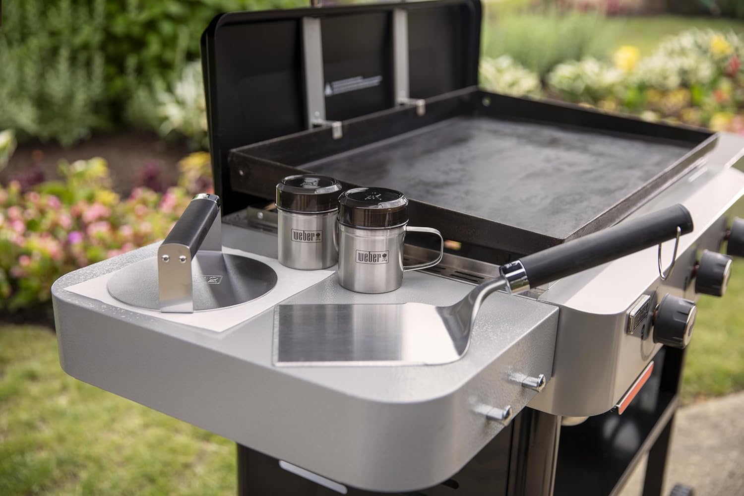 Weber Smashed Burger Set – Smash Press, Wide Spatula & Seasoning Shakers for Perfect Crust Smash Burgers with Patty Paper for Easy Release