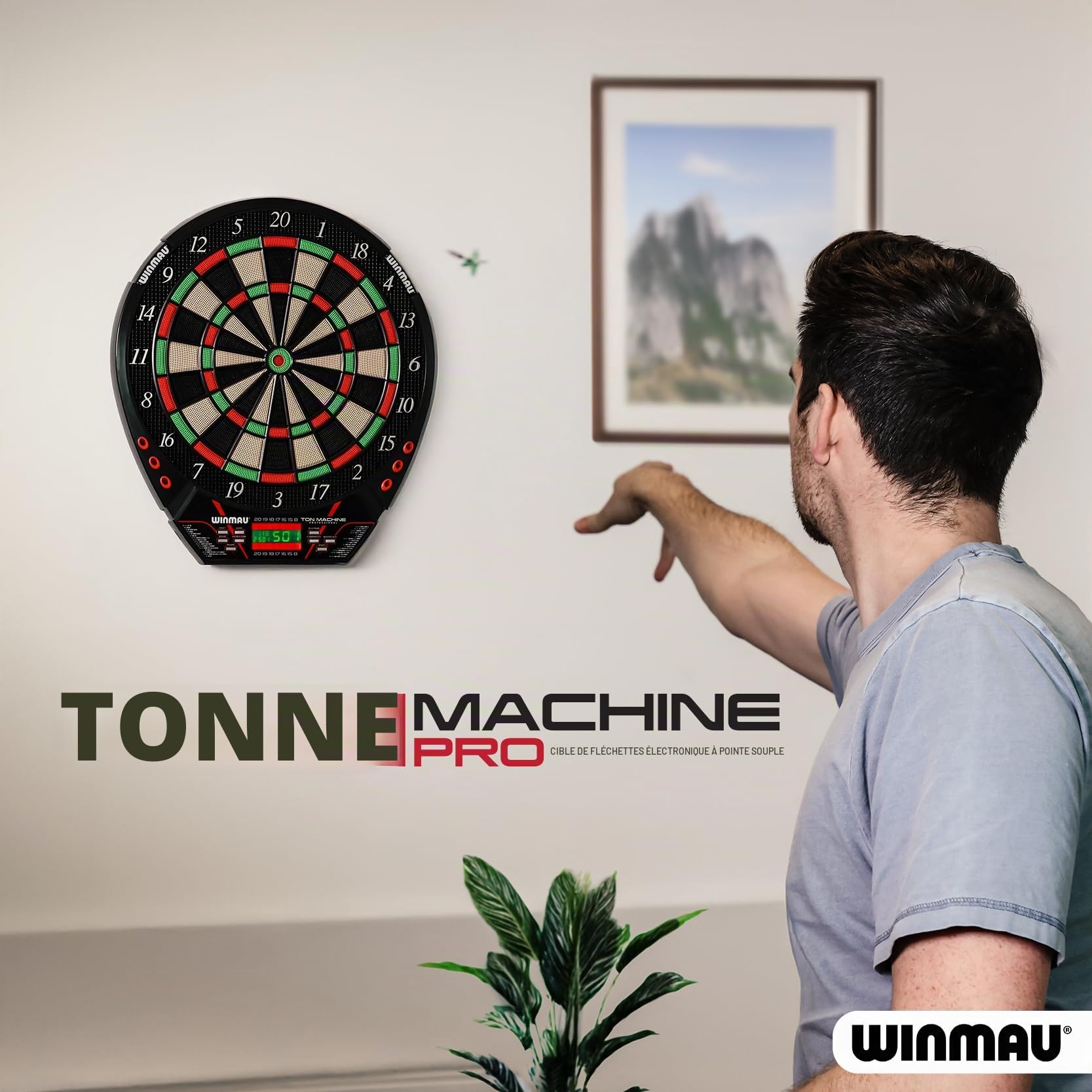 WINMAU Darts - Ton Machine Soft Tip Cible de fléchettes électronique avec Plus de 90 Jeux et Tableau de Bord numérique pour 8 Joueurs: 2 Ensembles de fléchettes, Ligne de Lancer, 10 Pointes Plastique