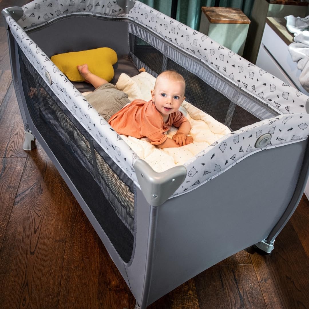 hauck Sleep n Play Center Baby Reisebett Set - Teddy Grey | inkl. Matratze & Insektenschutz | Kinderreisebett mit Neugeboreneneinhang, Wickelauflage & Tasche