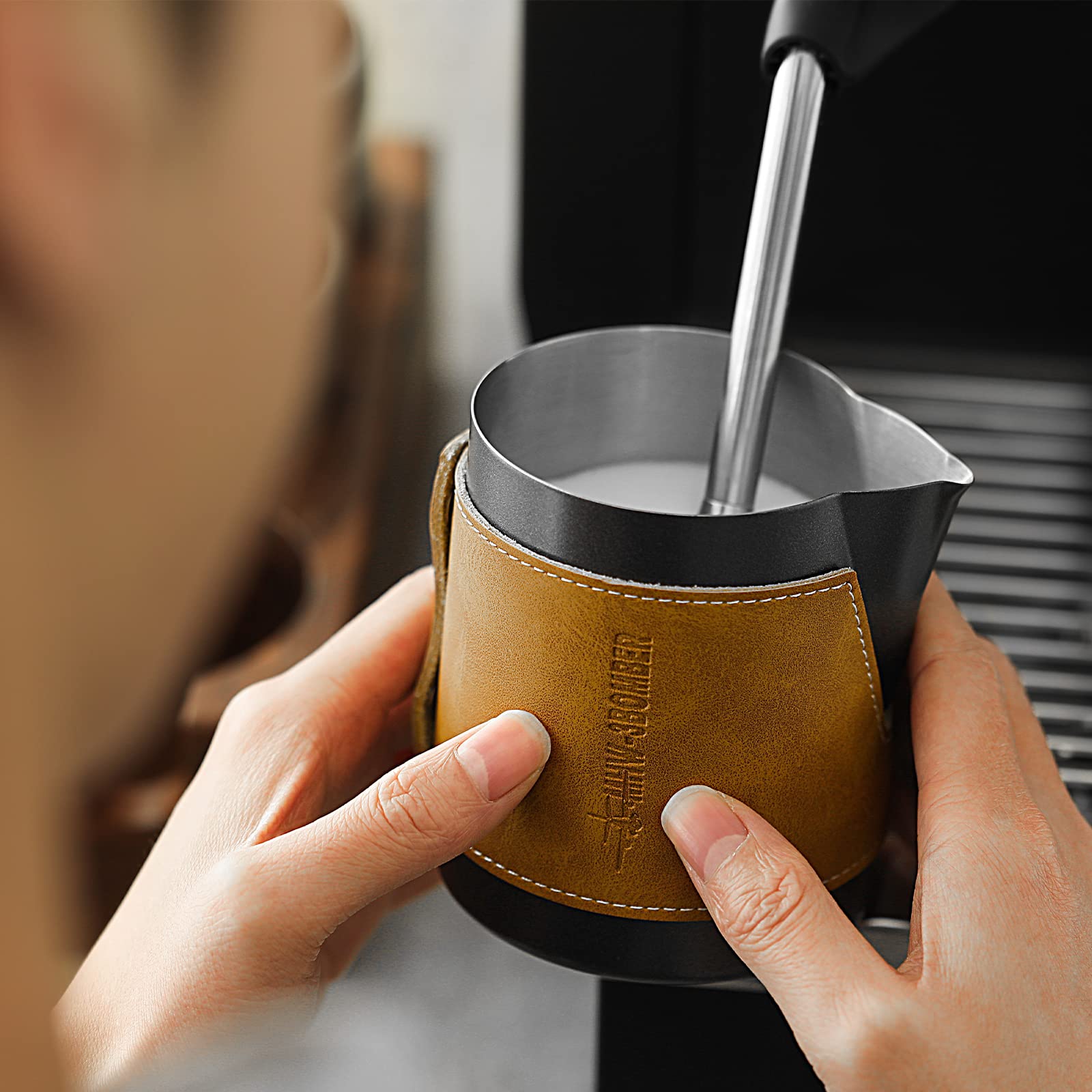 MHW-3BOMBER Melk opschuimen Pitcher 450ml/15oz Melkopschuimer Cup Espresso Stomende Pitcher Rvs Melkopschuimer Cup Barista Latte Art Ronde Uitloop Melk Kruik P6001S