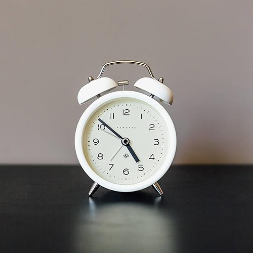 Vista 3 de NEWGATE® Charlie Bell Echo - Reloj despertador Versión moderna del reloj clásico de campana doble Blanco Números fáciles de leer Ideal