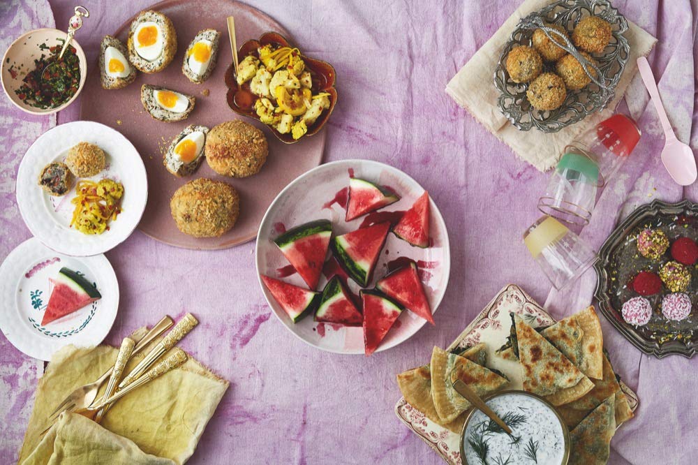 Kochbuch: Khazana. Familienrezepte aus der indo-persischen Küche. Traditionell persische Küche trifft indische Geschmacksvielfalt. Bunt, würzig, ... Familienrezepte aus der indo-persischen Küche