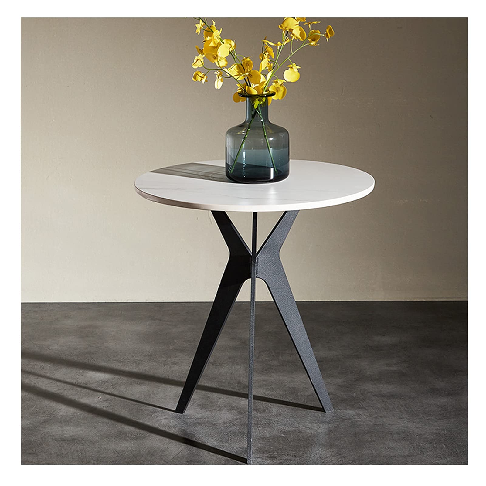 Petite table basse pour salon étroit structure ronde anti-encombrement