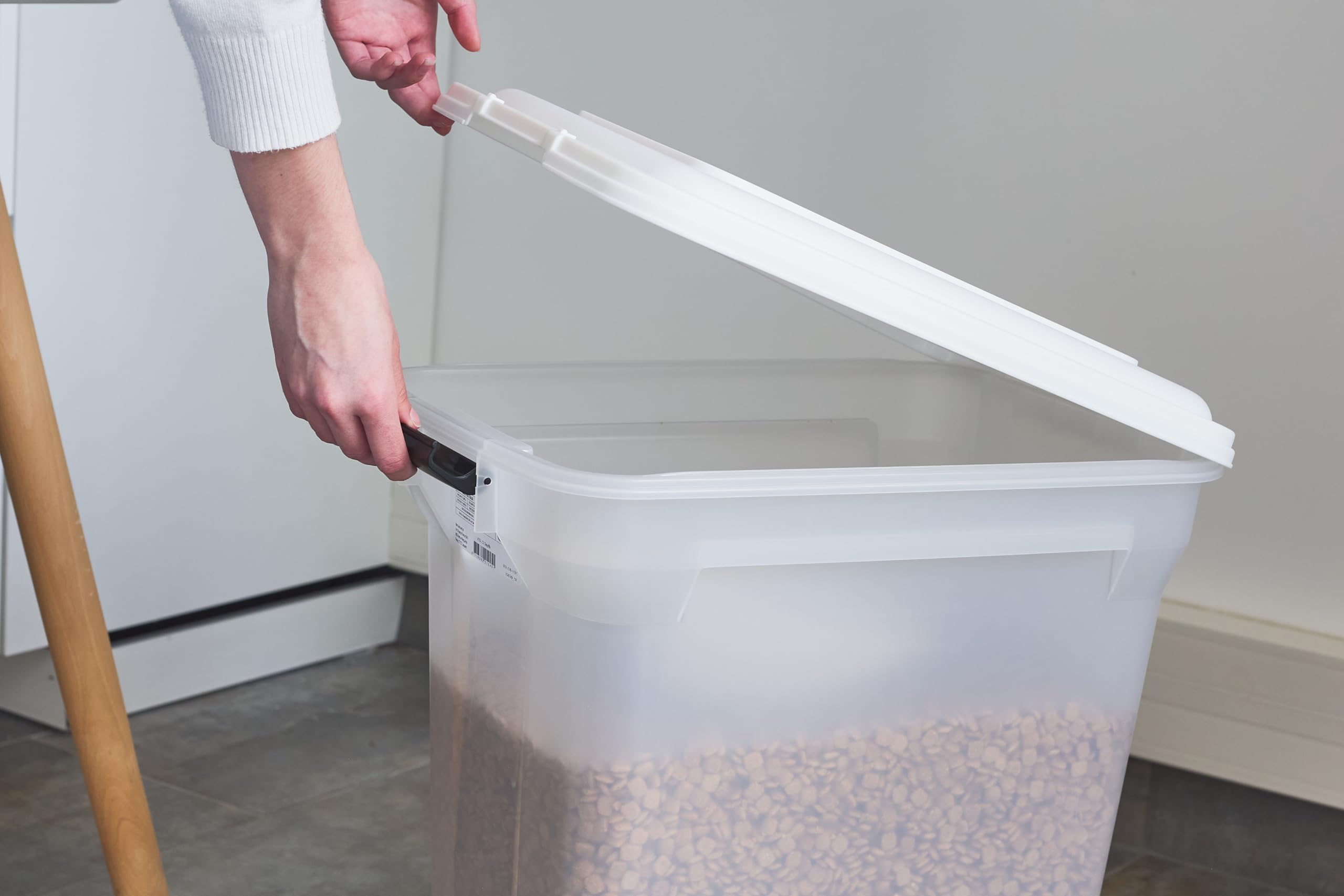 IRIS USA Luftdichte Futterdose Mit Schaufel - Frischhaltebox Für Hund, Katze & Vogel Bis 5,9kg | BPA-frei, Kompakt