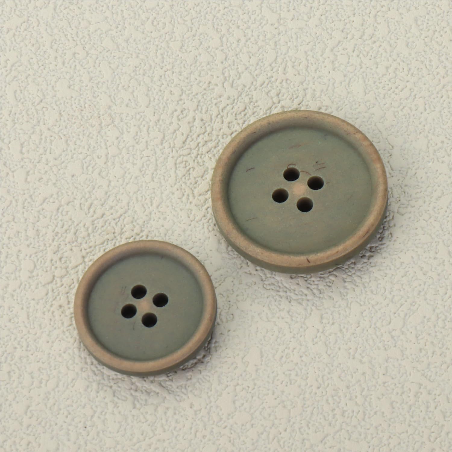 LTWHOME INOTIONSTYLE Oeko-TEX® Standard 100 Recycled Buttons Set Eco-Friendly 20/25mm 4-Hole Buttons for Sweater Olive Green 16 Pcs ATCK00002K